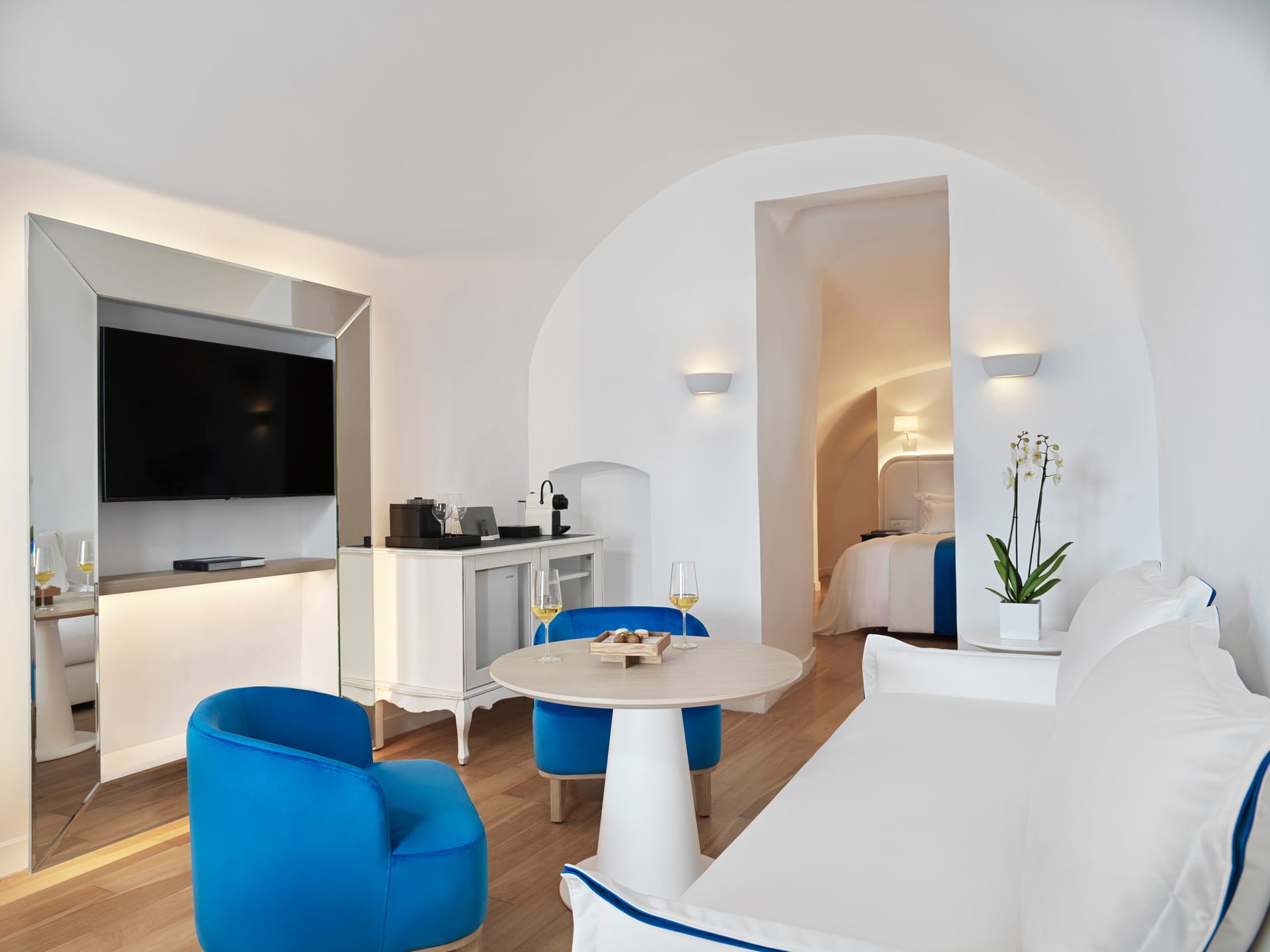 Senior Suite with Jetted Tub