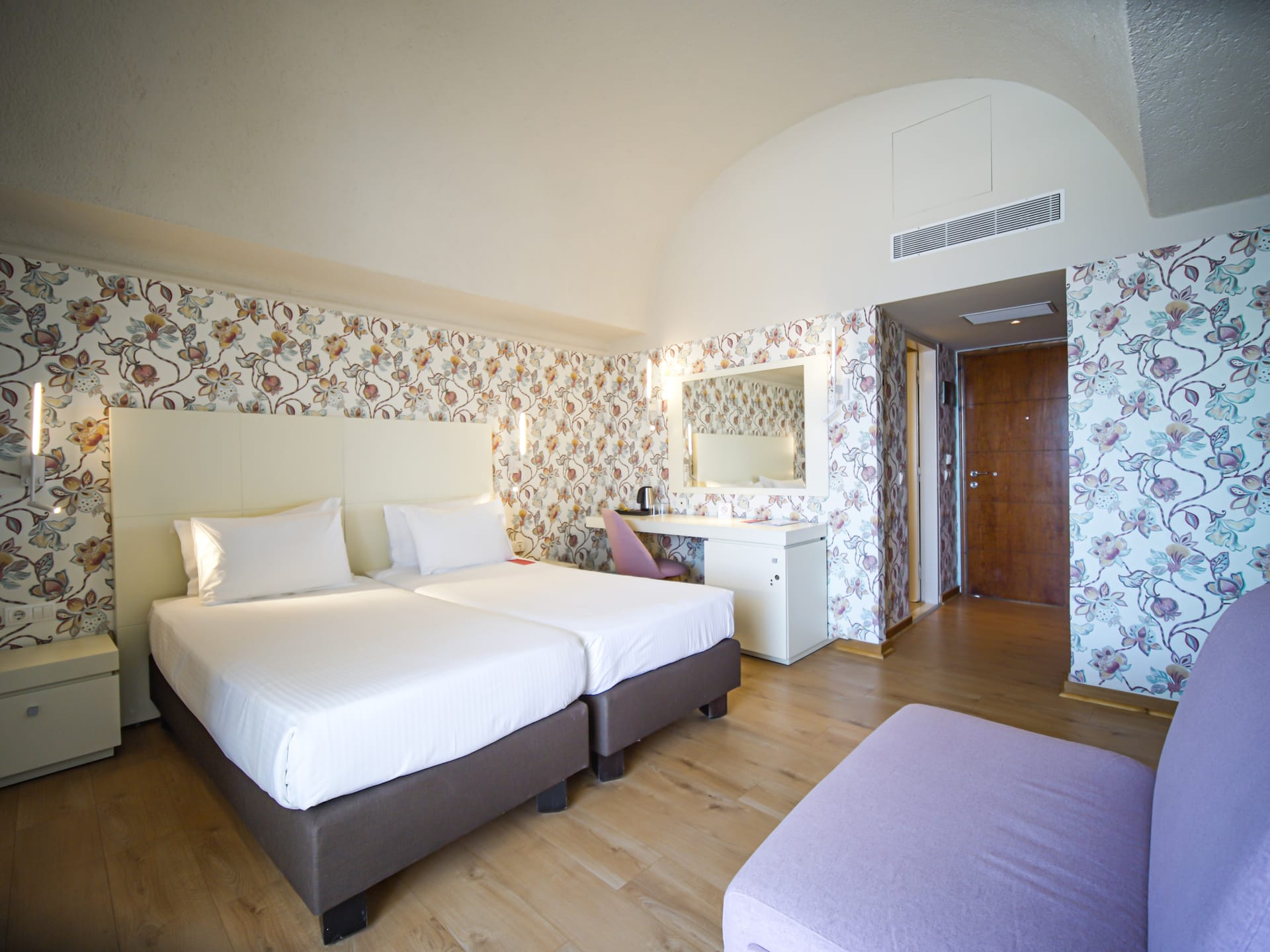 Bungalow Garden View