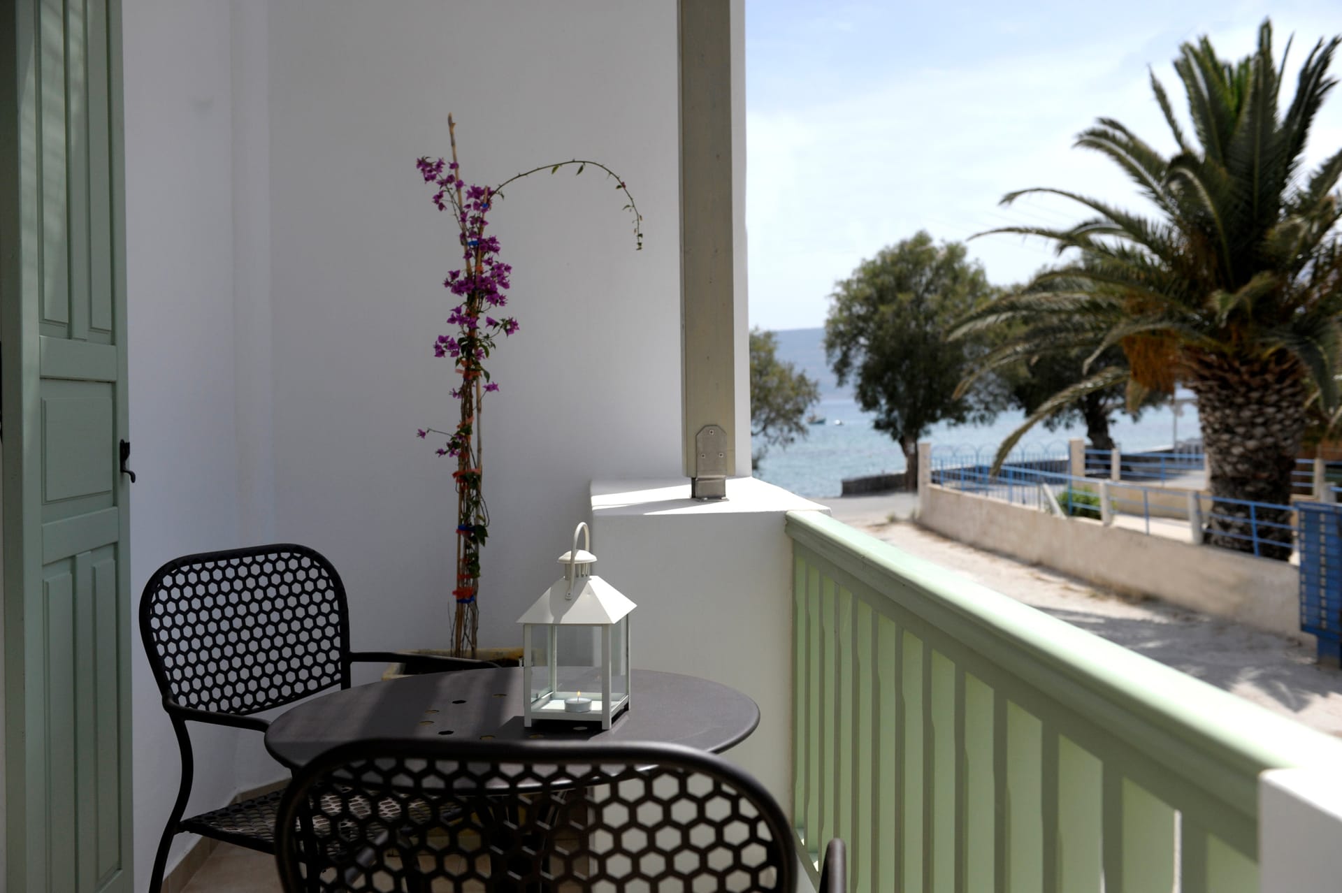 4 GROUND FLOOR PRIVATE VERANDA GARDEN VIEW