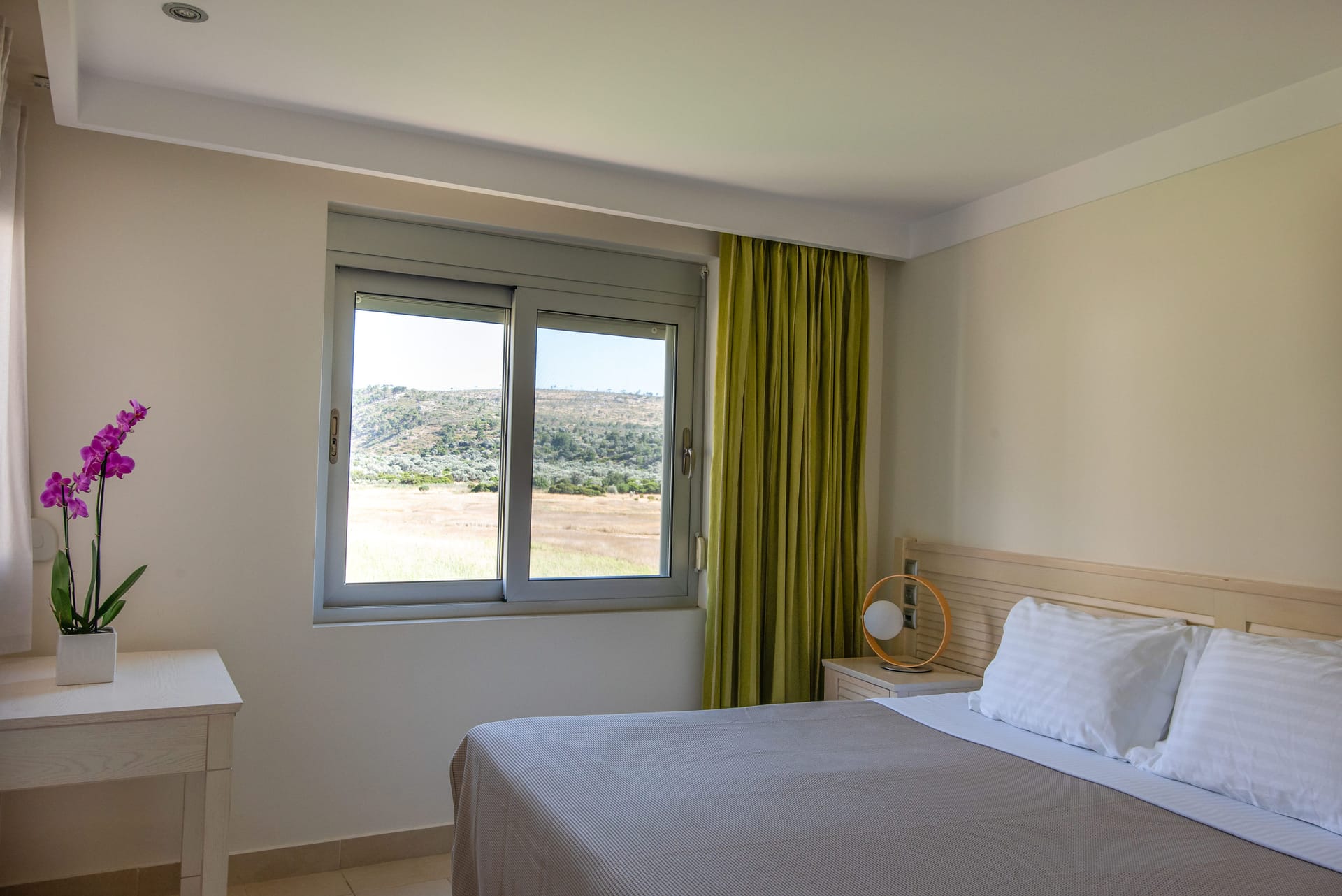 Family Apartment with Mountain View