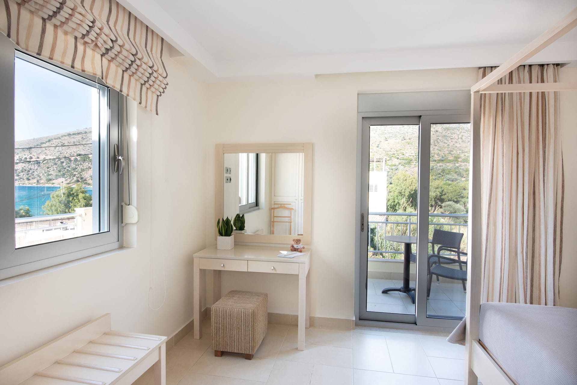 Family Apartment with Sea View