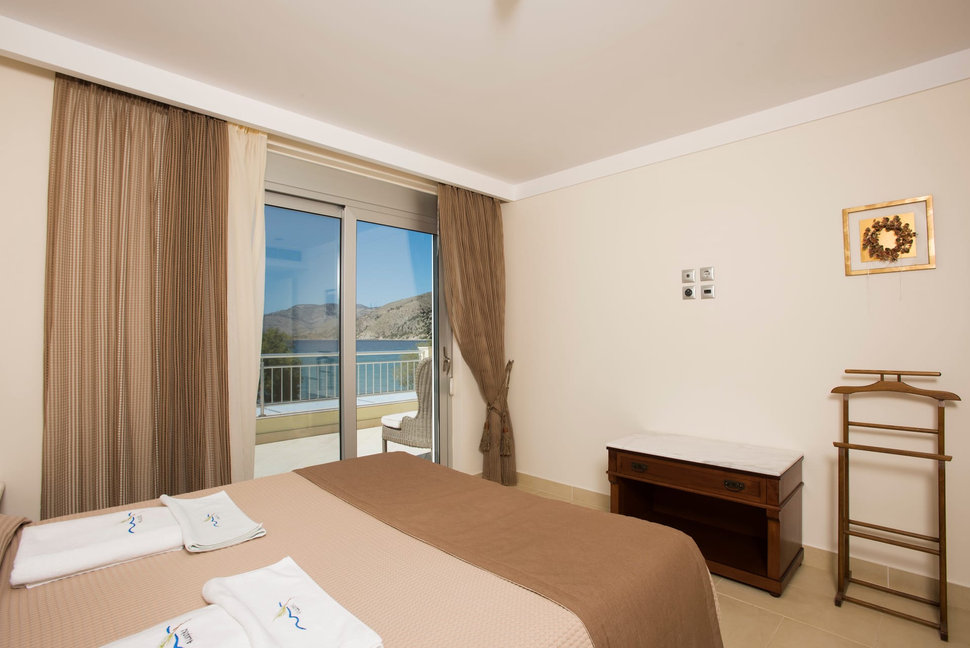 2 Bedroom 2 Bathroom Residence with Sea View