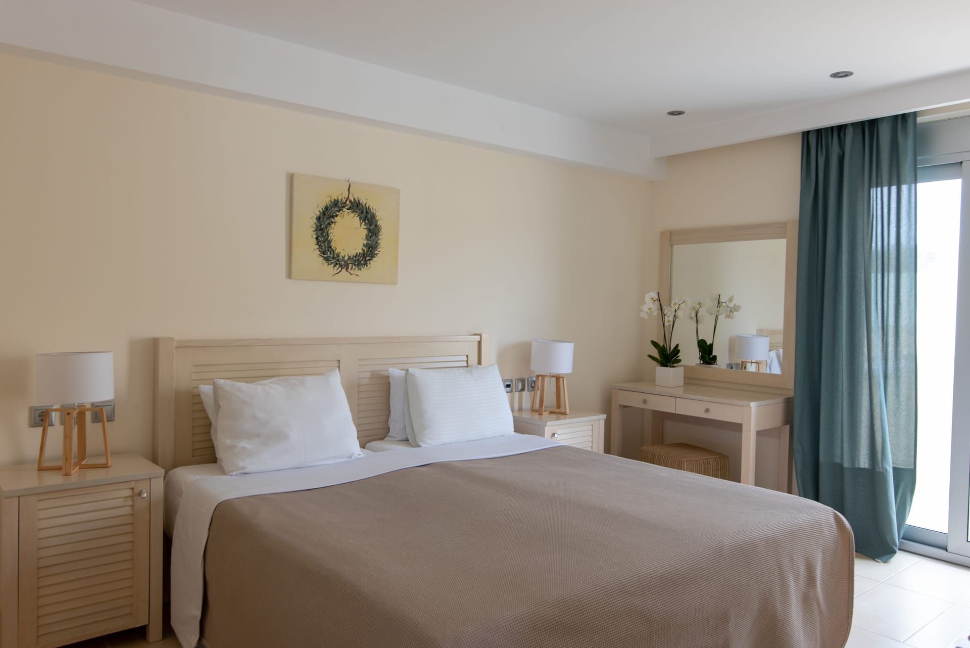 2 Bedroom 2 Bathroom Residence with Sea View