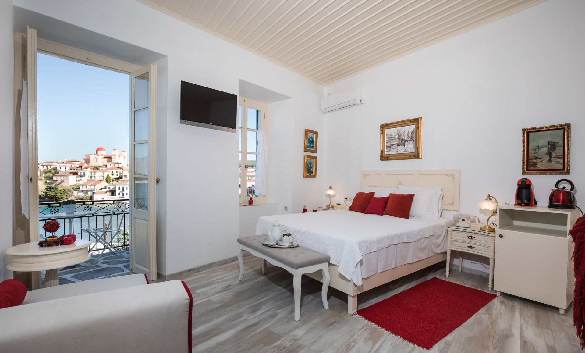 Athina J. Suite Sea View
