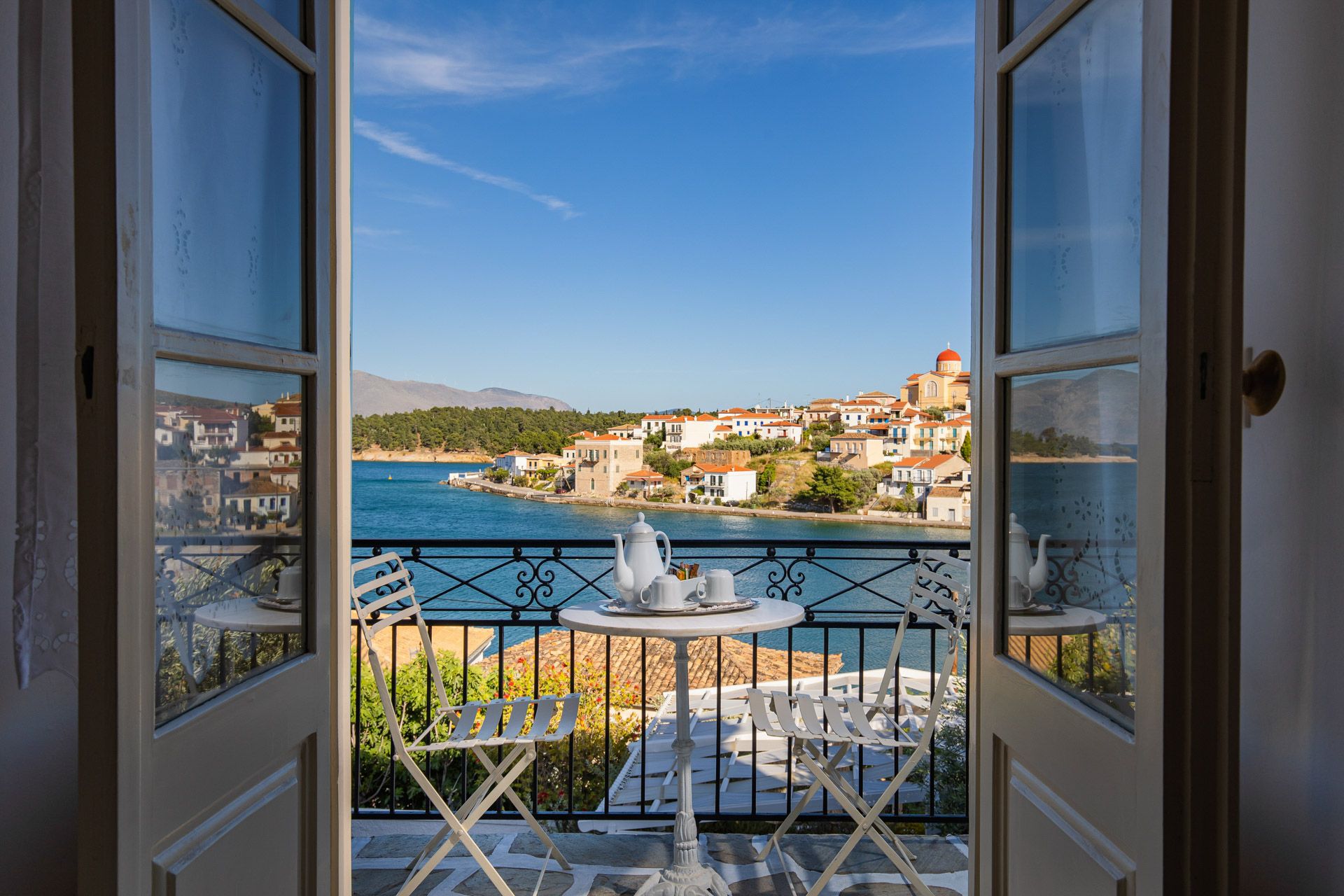 Athina J. Suite Sea View