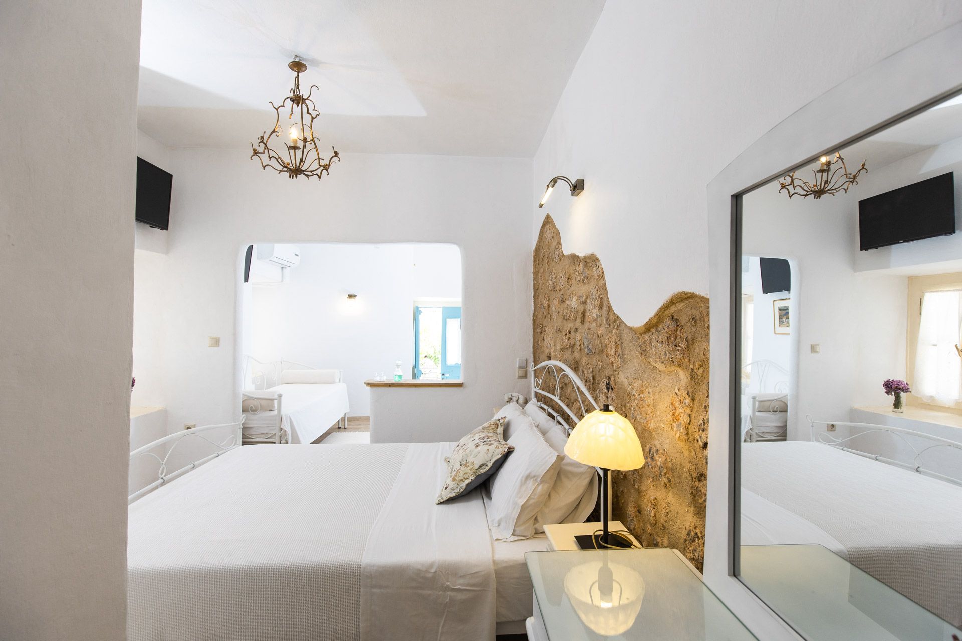 Pandora Deluxe Room