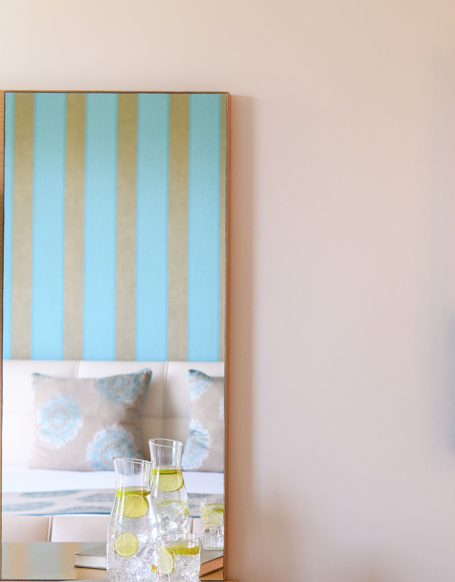 Junior Suite with Garden View / Inland View