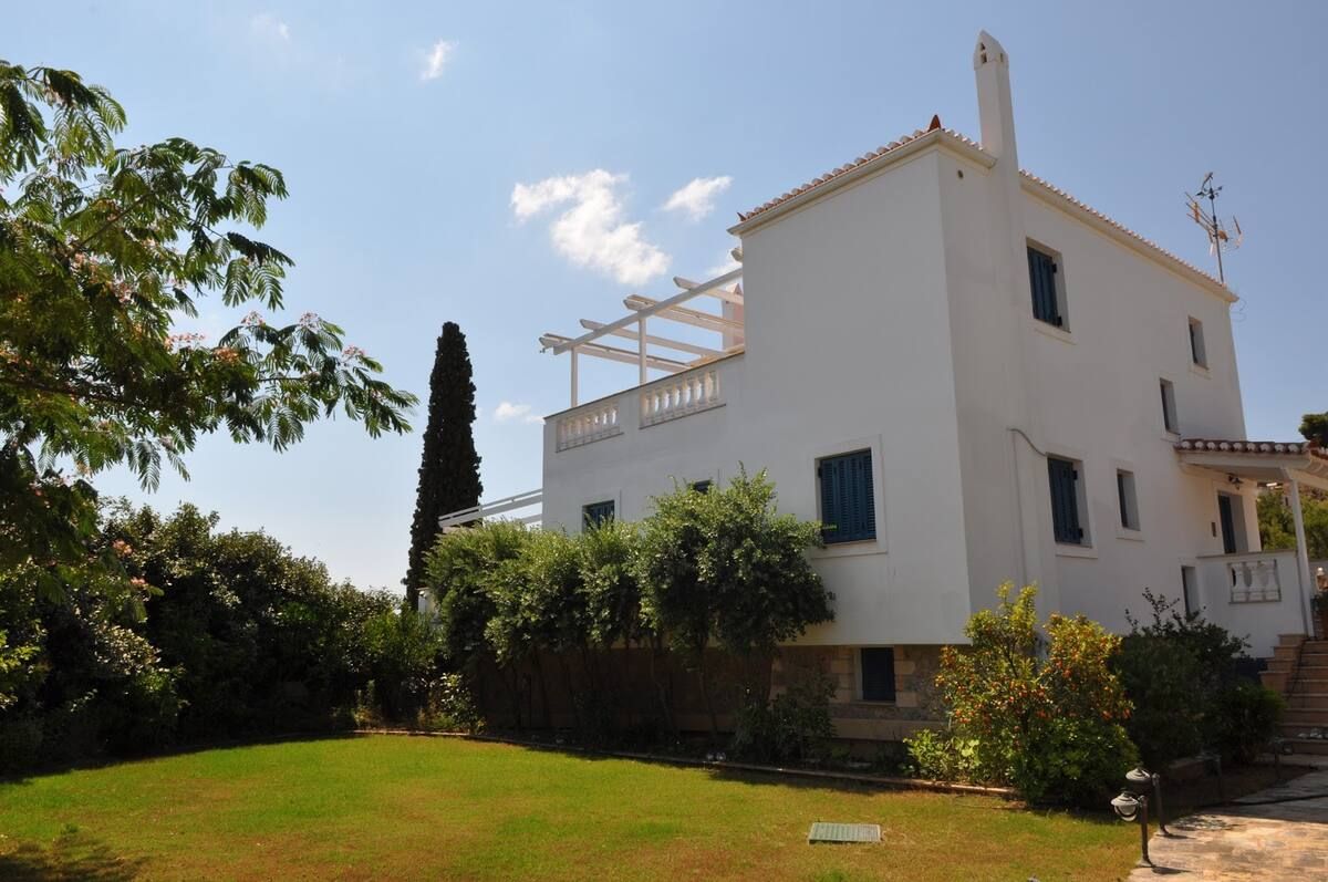 5 Bedrooms Villa with Partial Sea View