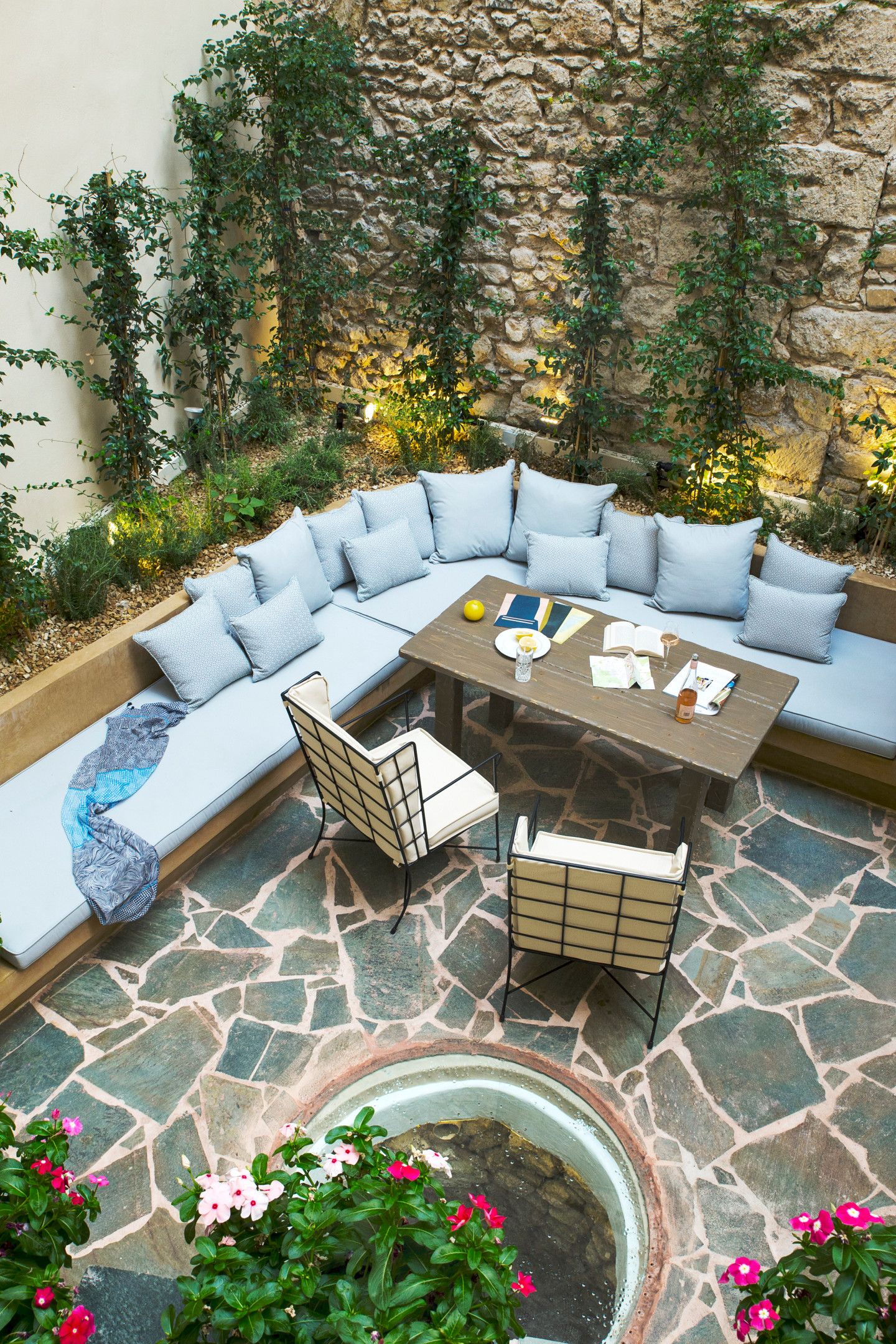 Courtyard Suite