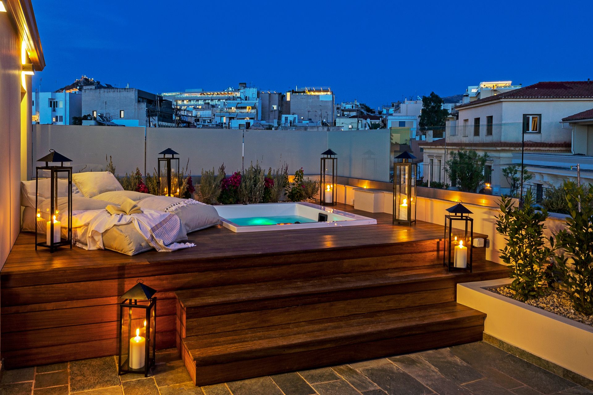 Iconic Suite with Acropolis View &amp; Private Jacuzzi