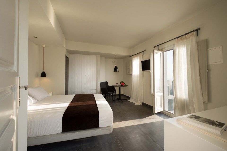 Deluxe Suite with Outdoor heated whirlpool with Caldera and Sunset view