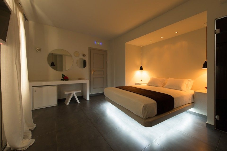 Deluxe Suite with Outdoor heated whirlpool with Caldera and Sunset view