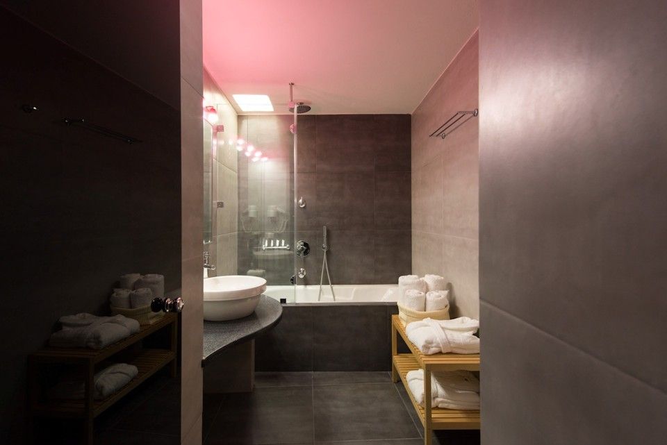 Deluxe Suite with Outdoor heated whirlpool with Caldera and Sunset view