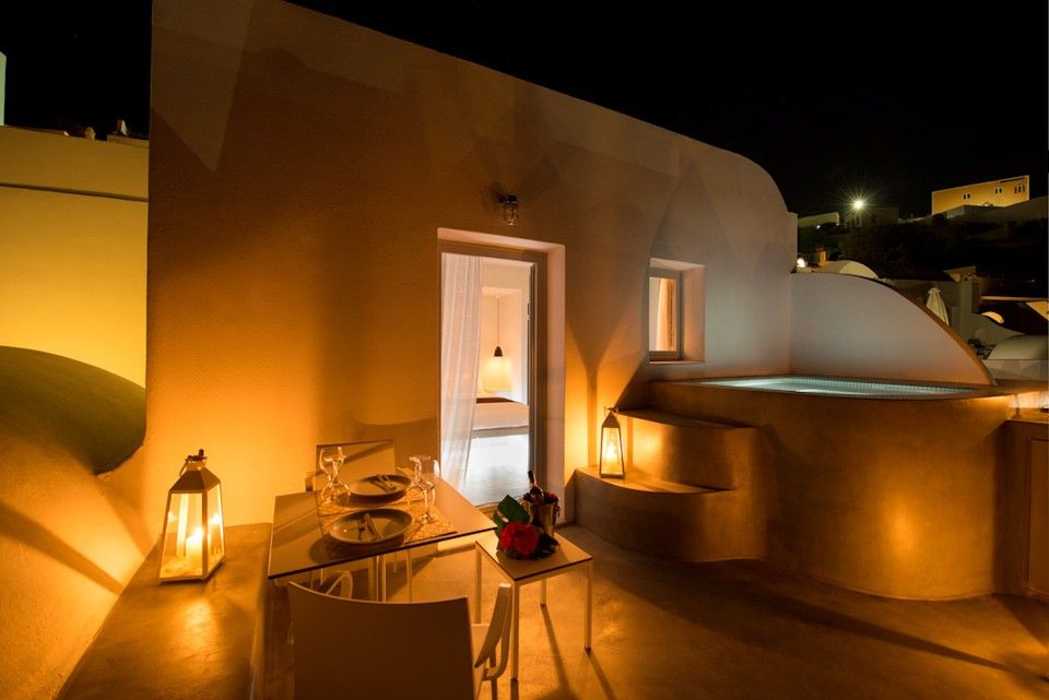 Deluxe Suite with Outdoor heated whirlpool with Caldera and Sunset view