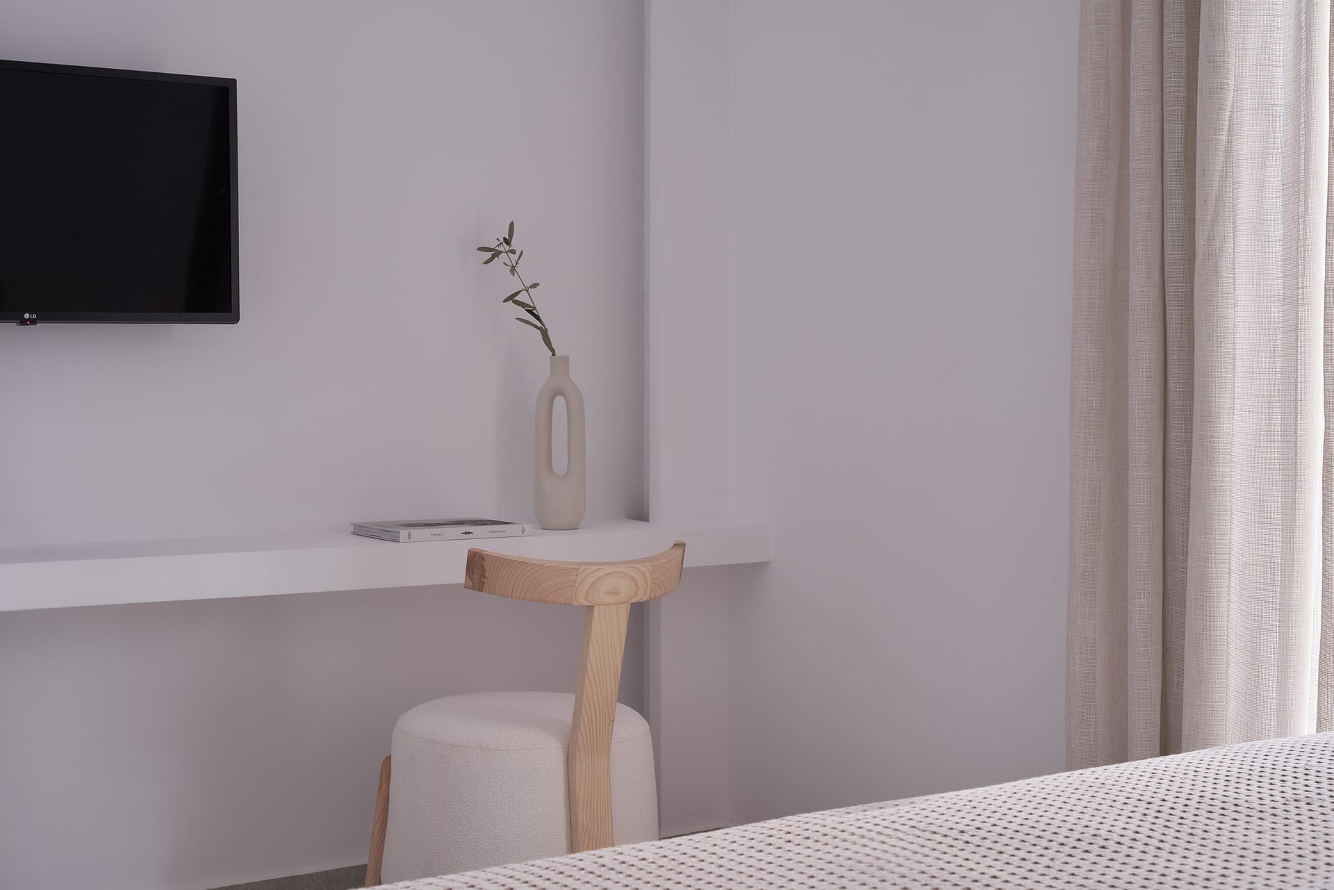 Superior room with partial sea view or pool view