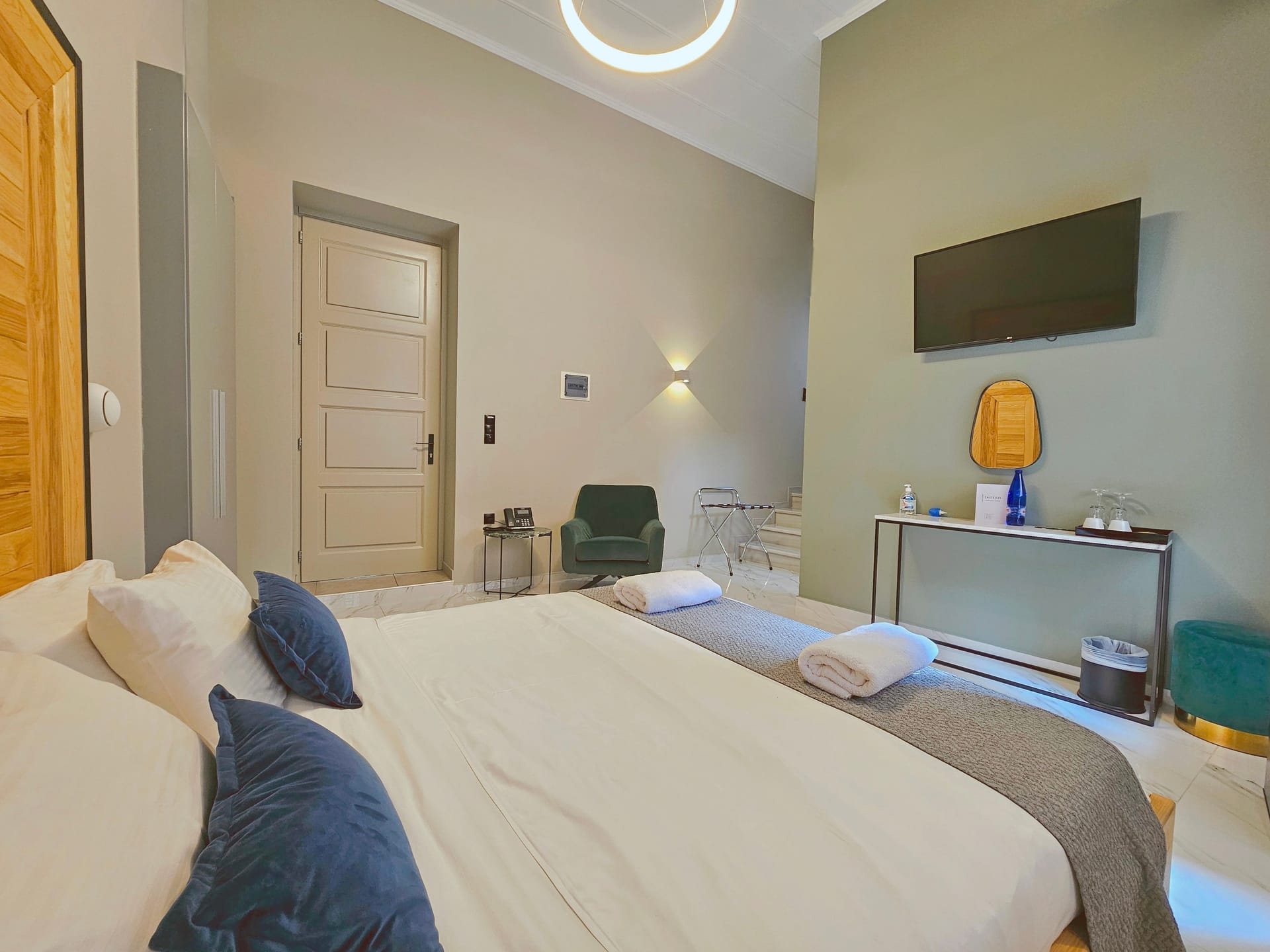 Premier Room (No. 2)