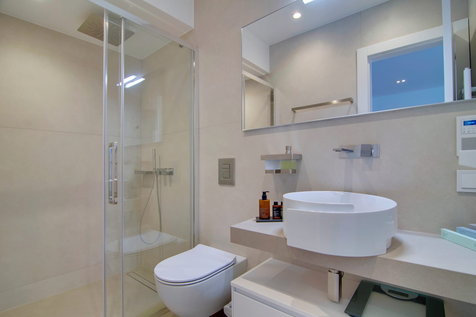 Superior Suite with Sea View &amp; Private Outdoor Jacuzzi