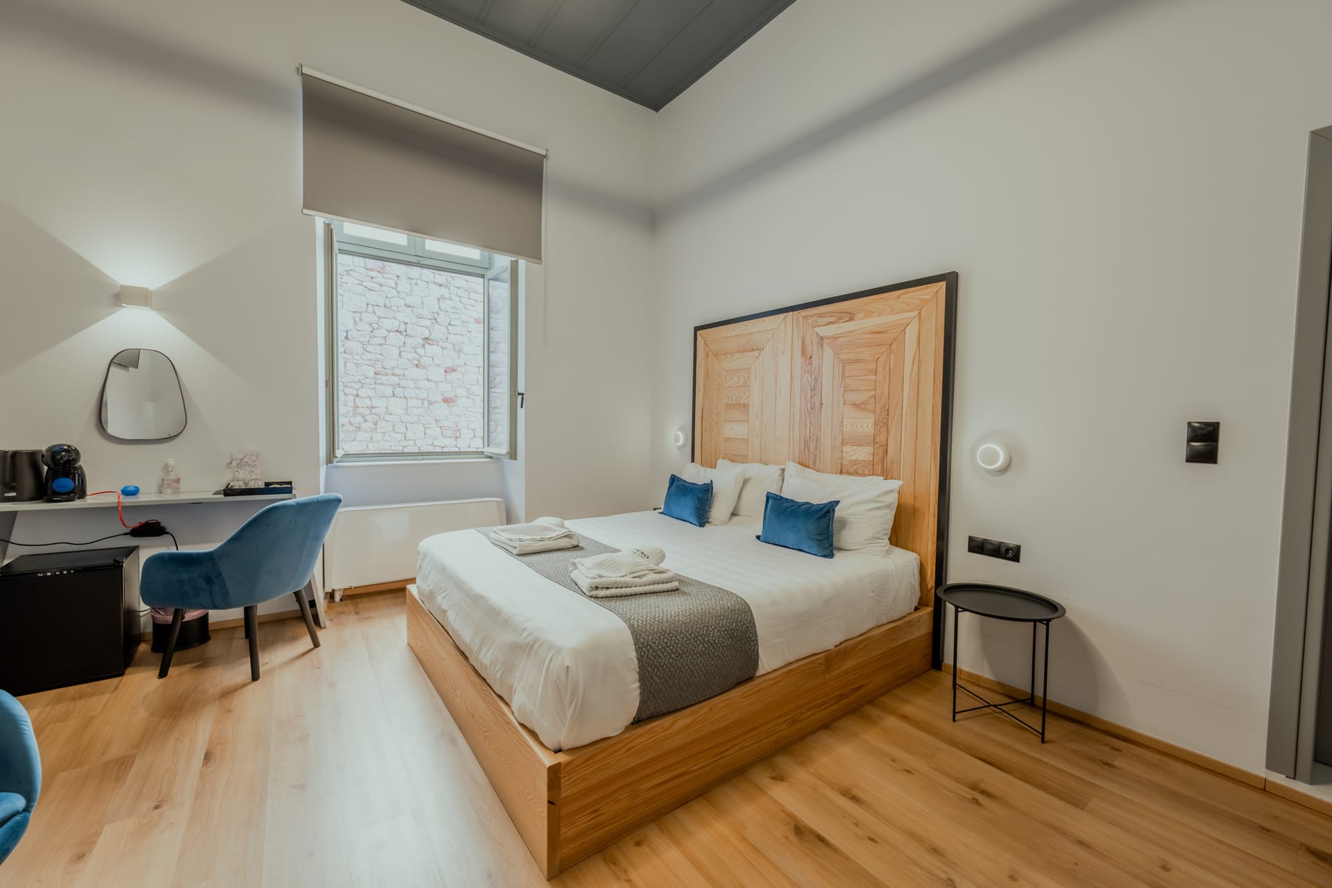 Supreme Room (No. 3)