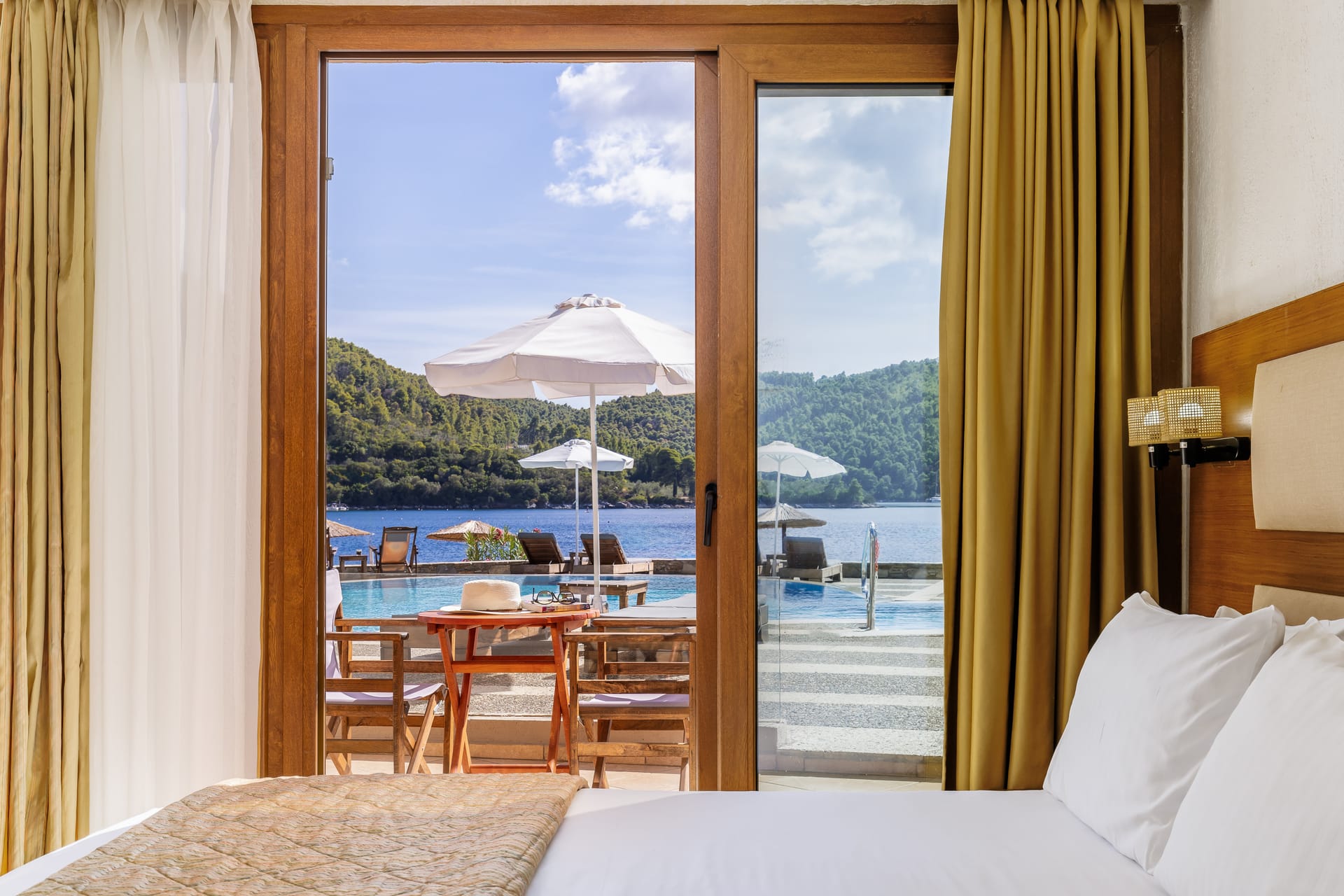 Double Room Ground Floor Pool View (13-15m²)