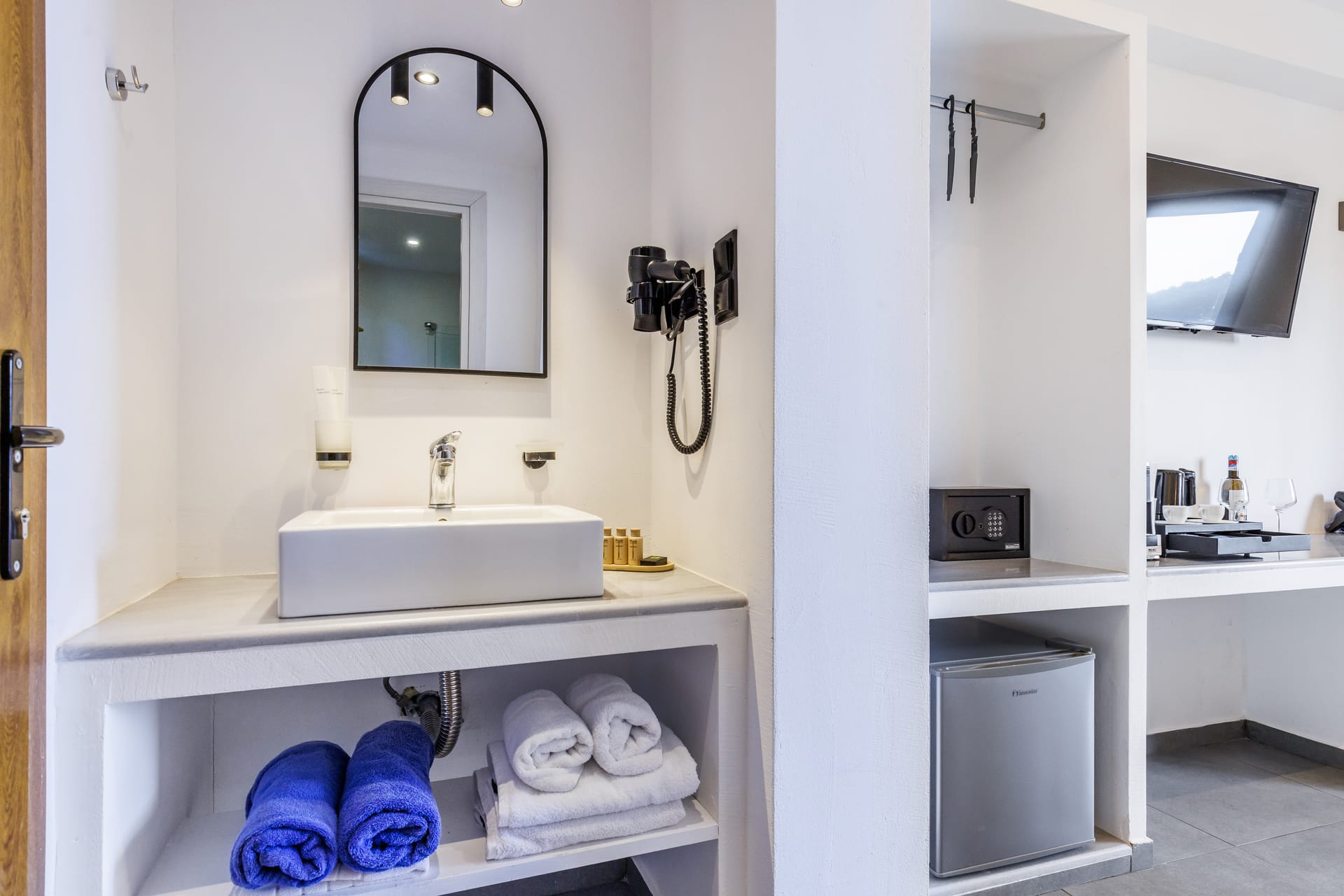 Superior Sea & Sky View Double Room (15m²)(Delivered 2024)