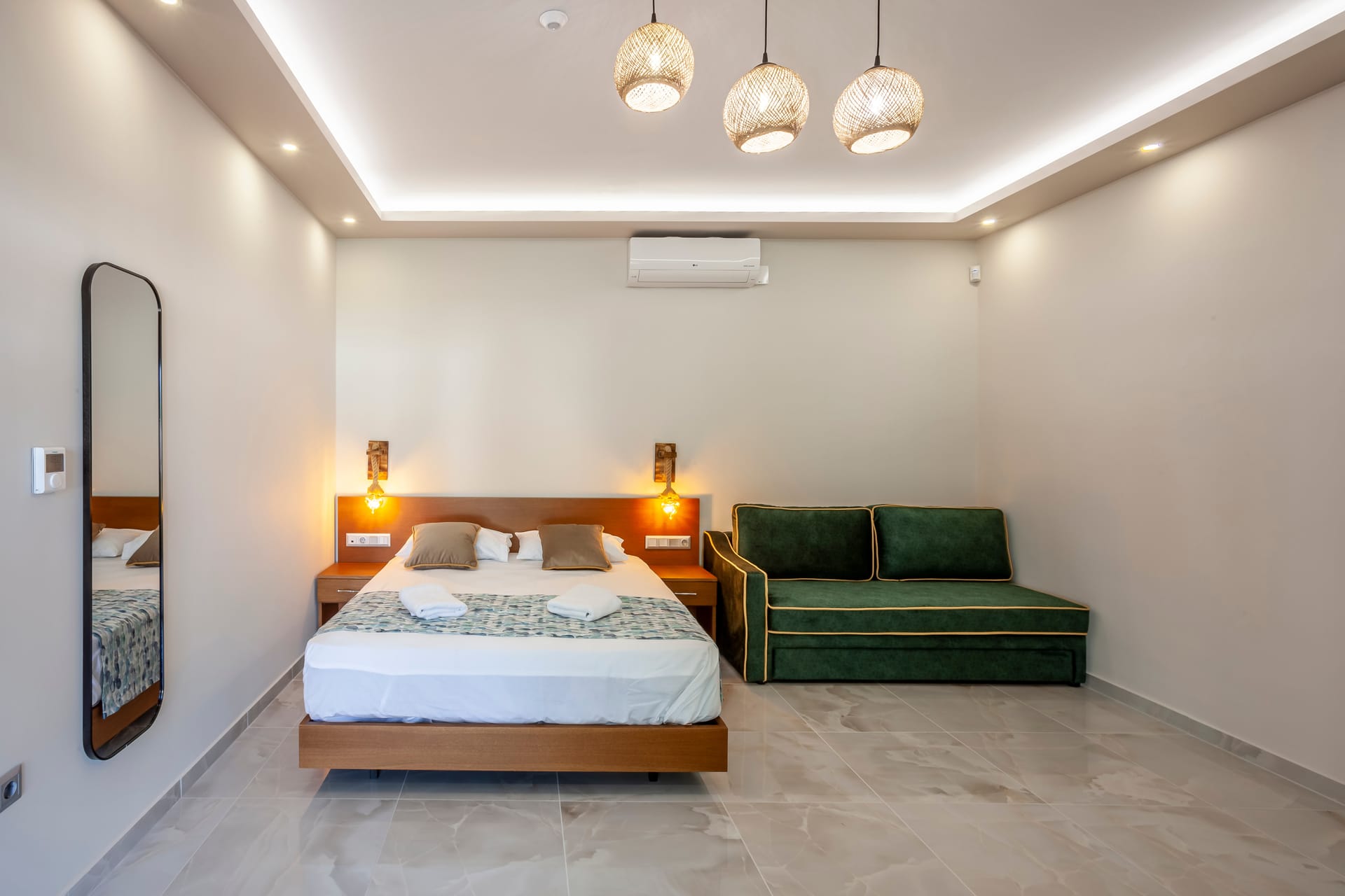 Olia: luxury Suite Pool view 7