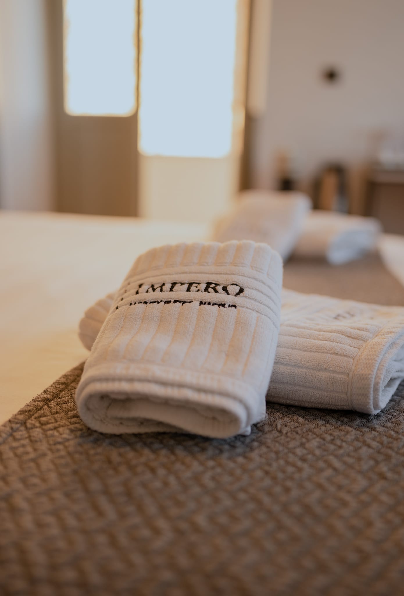 Deluxe Suite with Sea View (No. 5)