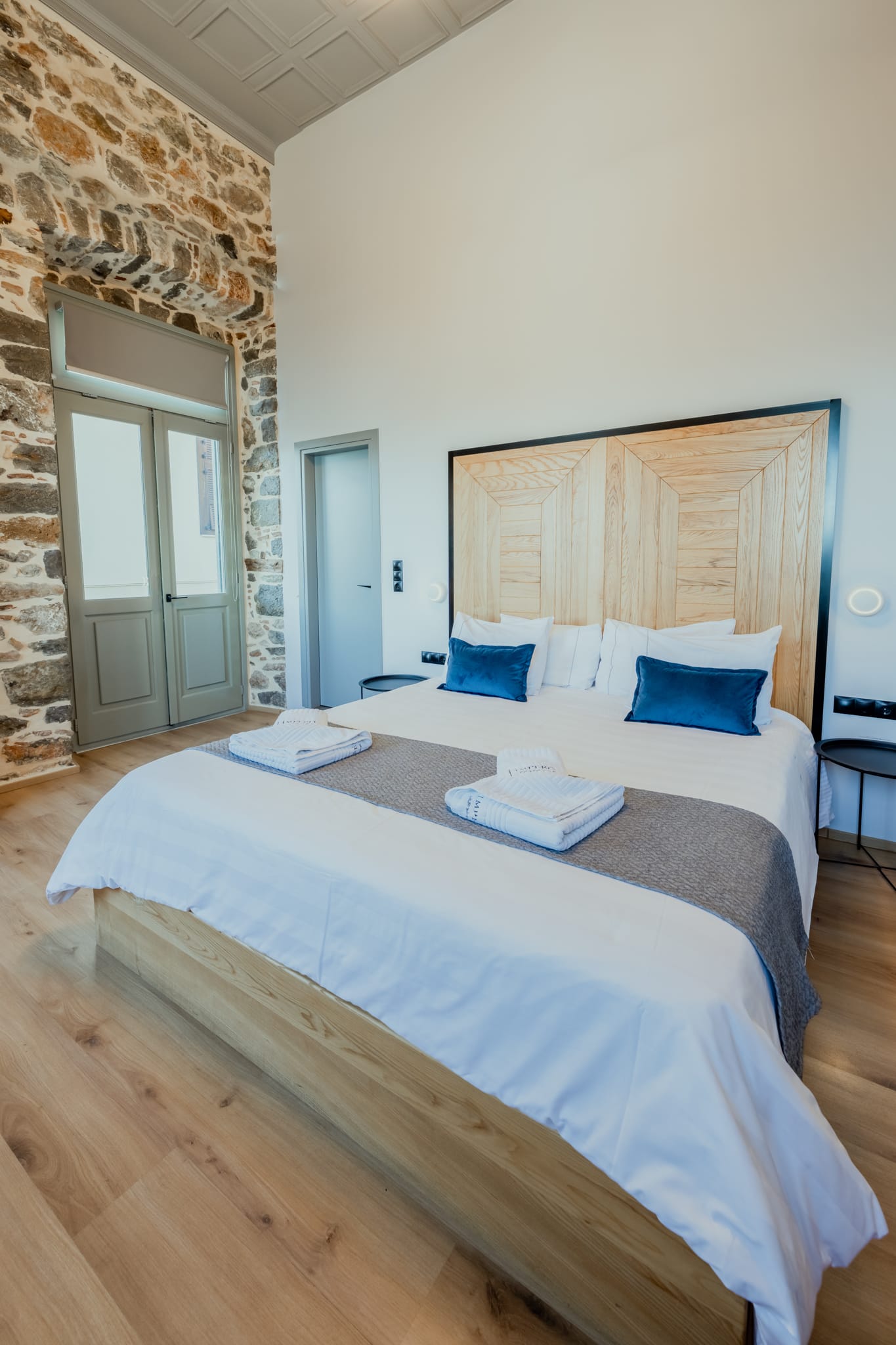 Deluxe Suite with Sea View (No. 6)