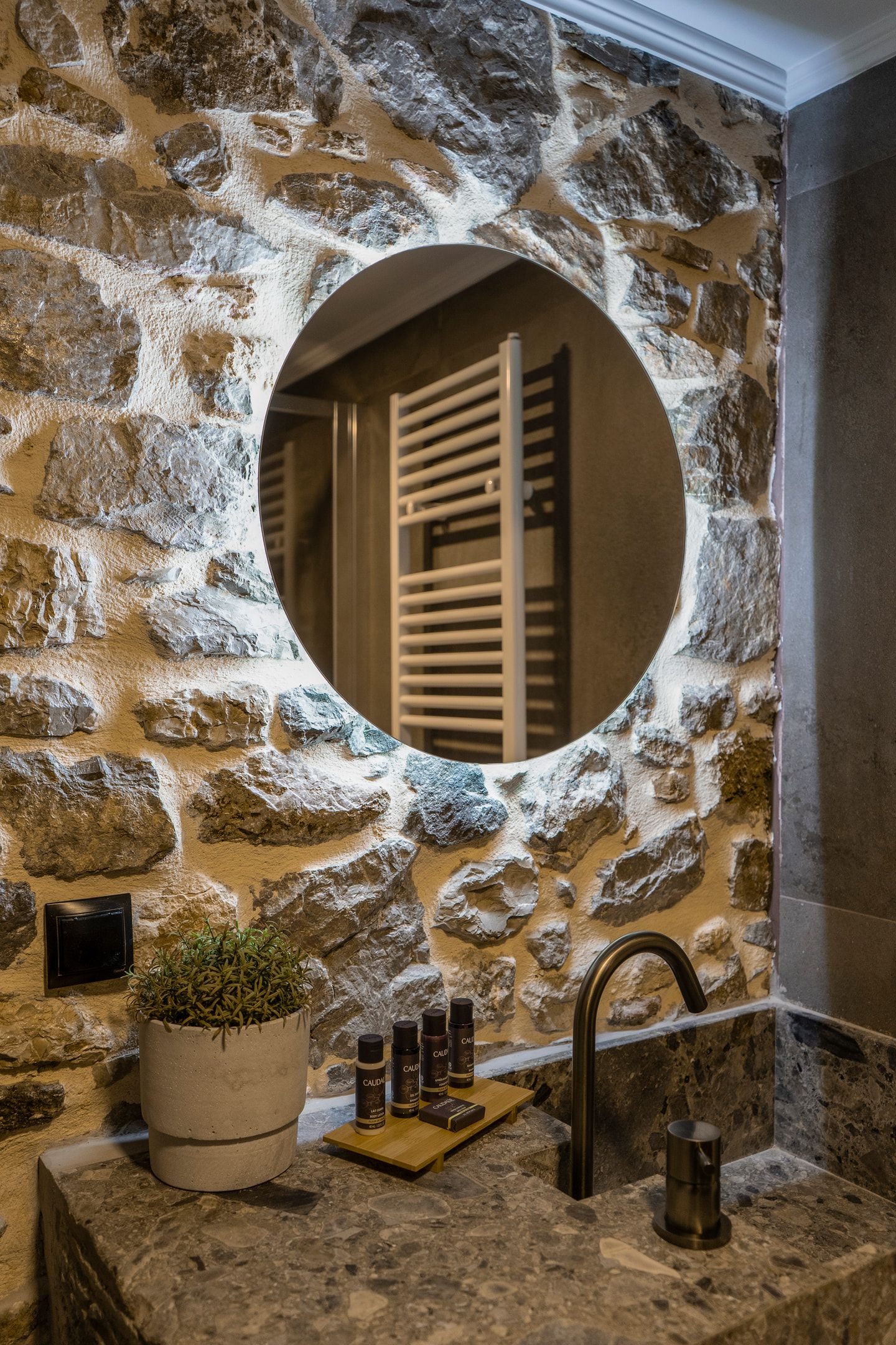 Deluxe Suite with Sea View (No. 6)