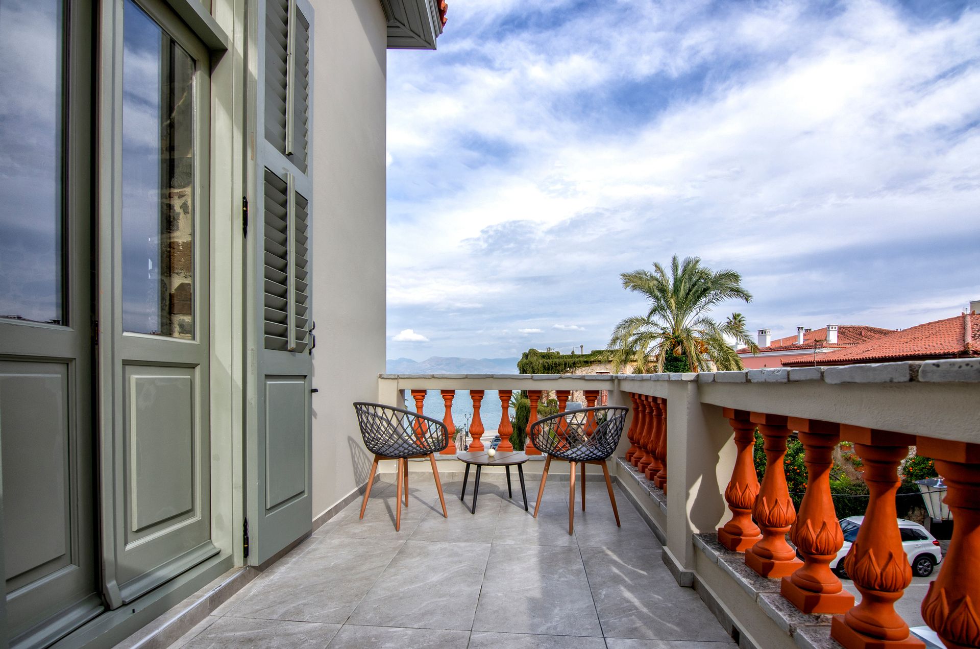 Deluxe Suite with Sea View (No. 6)