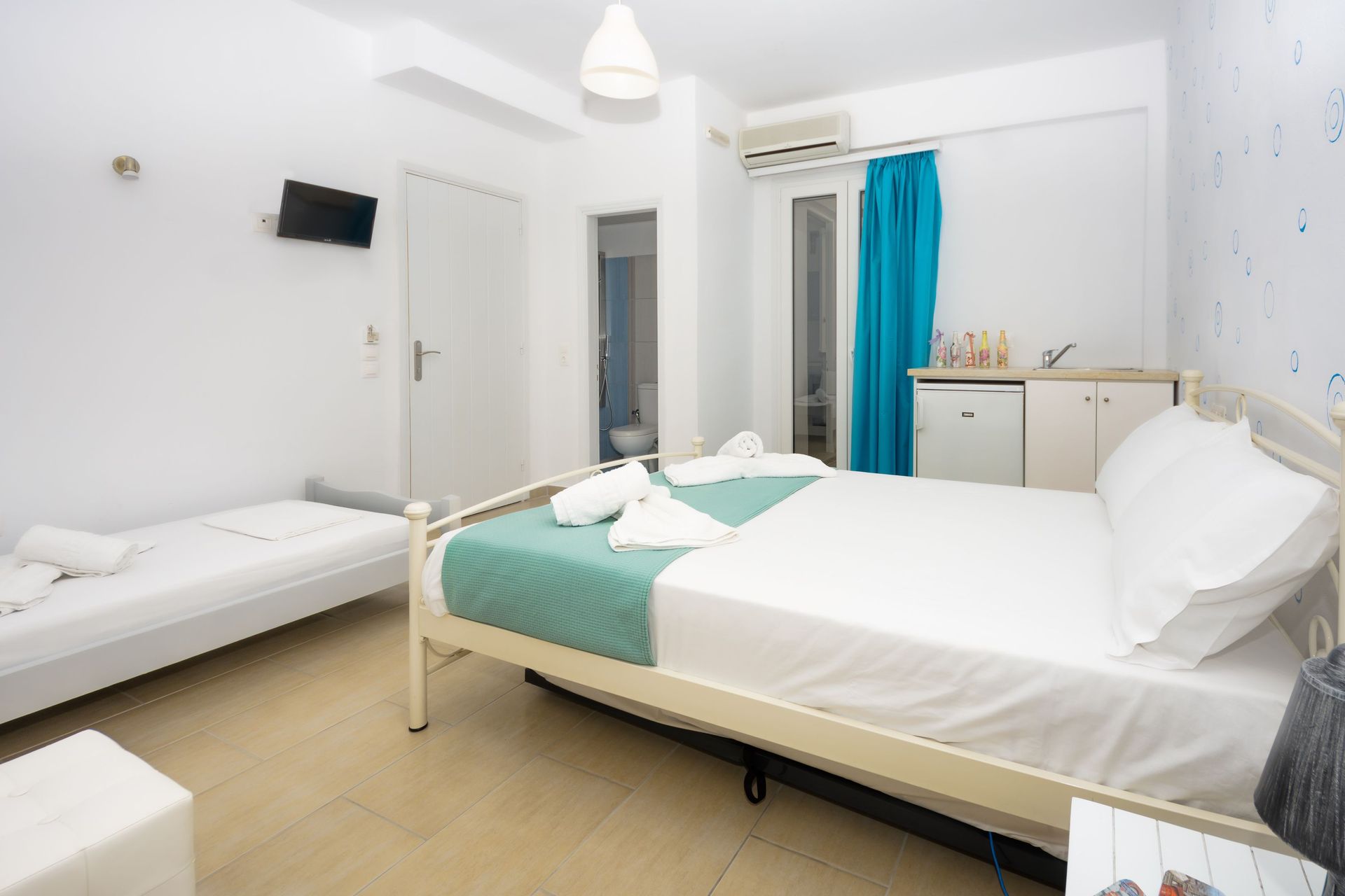 Depis Place - Triple Studio Semi-Basement