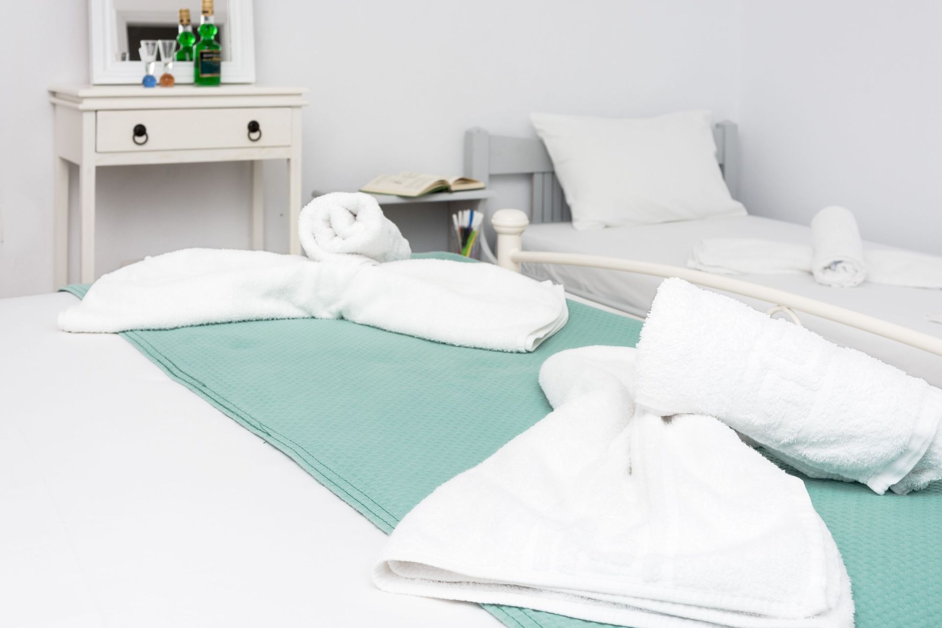 Depis Place - Triple Studio Semi-Basement