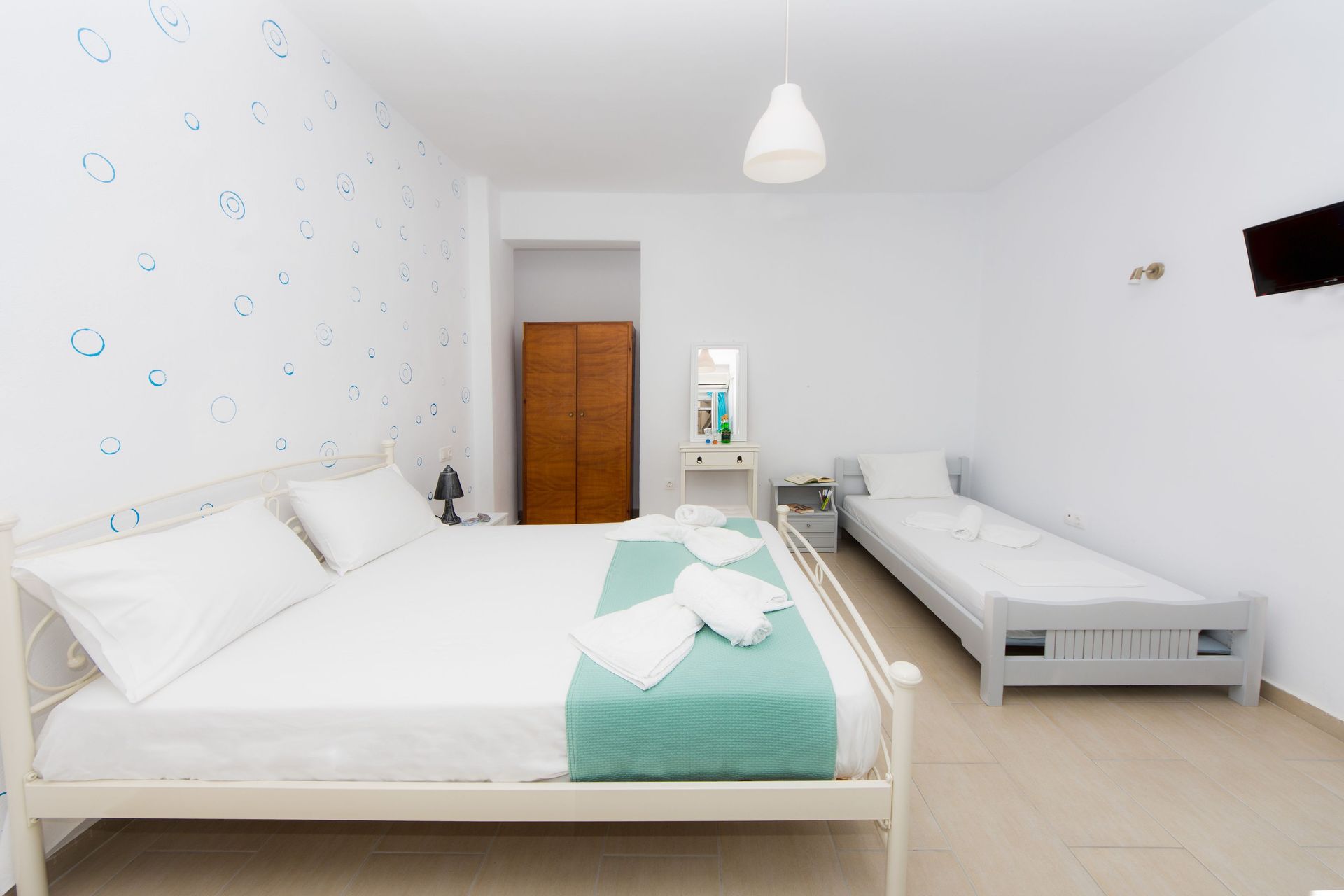 Depis Place - Triple Studio Semi-Basement