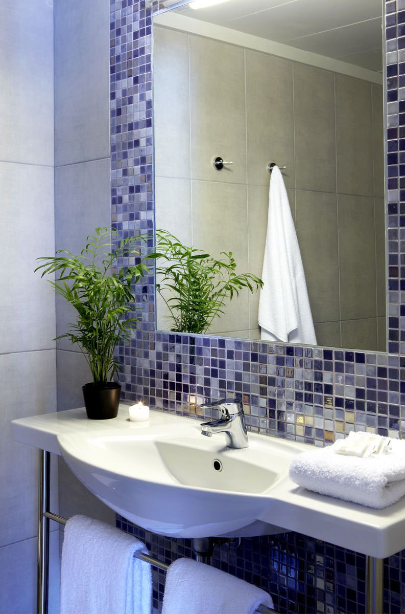 Family Room with Side Sea View 25m²