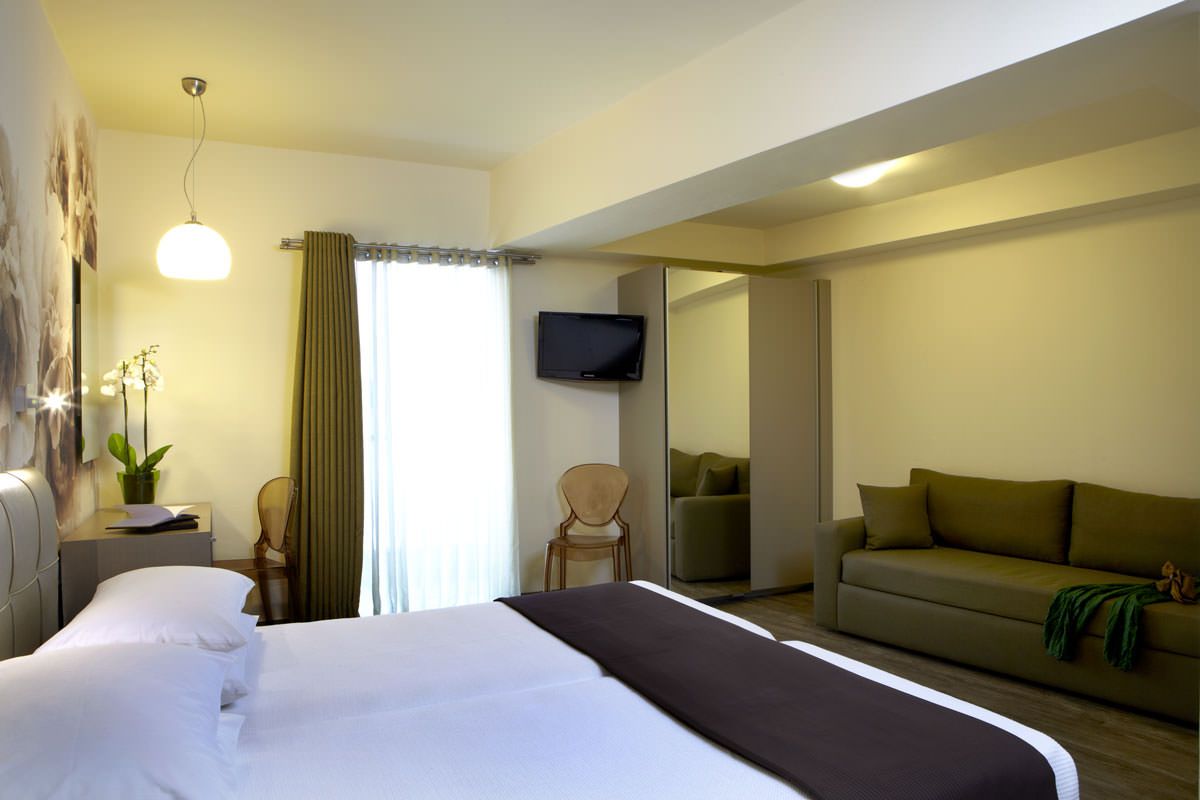 Family Room with Side Sea View 25m²