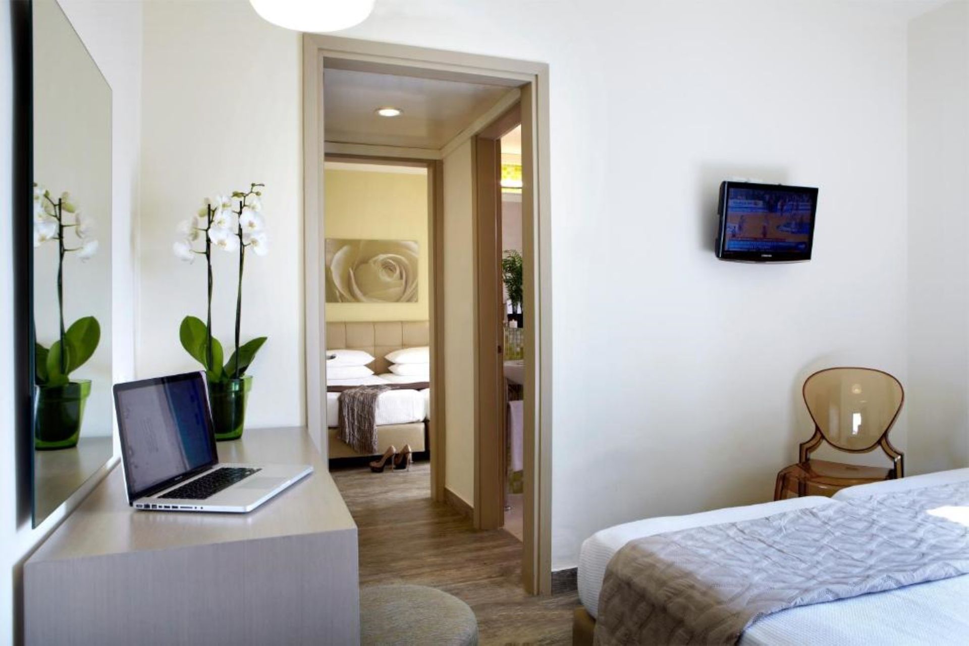 Two Bedroom Family Room 35m²