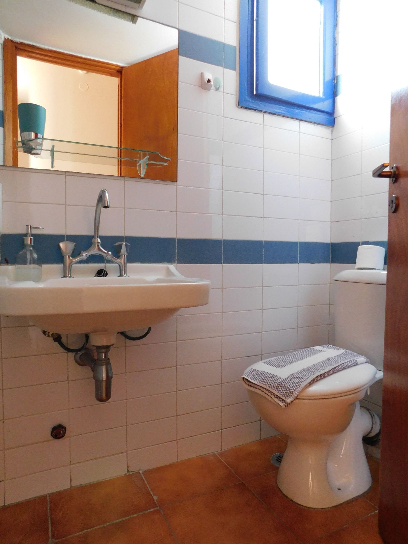 Family Room with Terrace and Sea View 