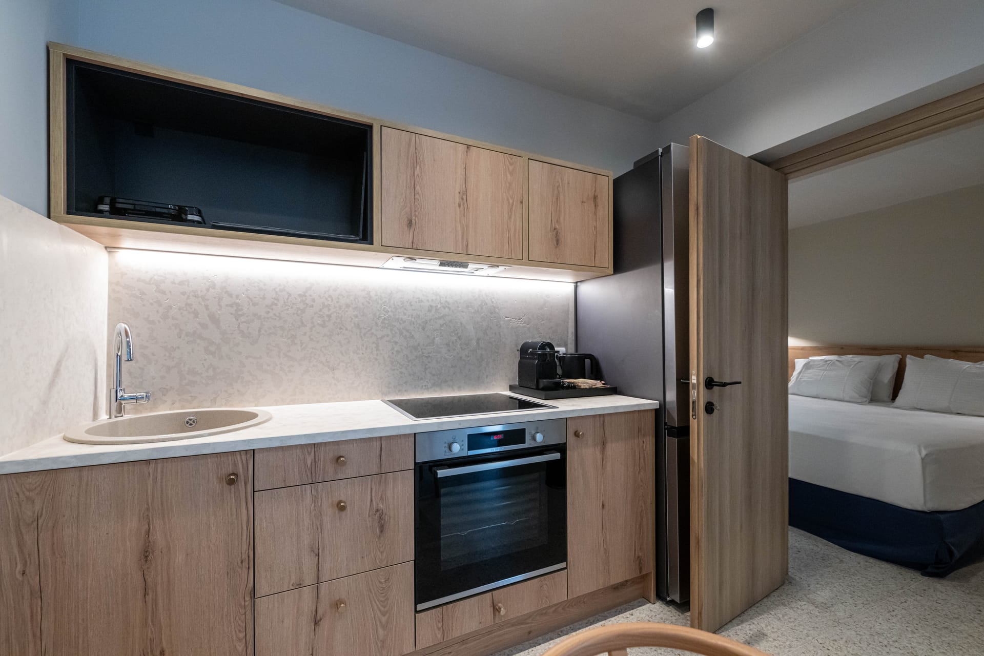 Semi-basement Apartment - Asklipiou Cube