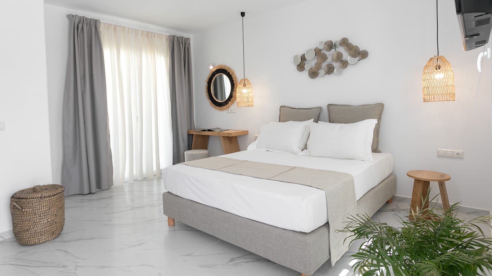 Family Apartment with Pool view