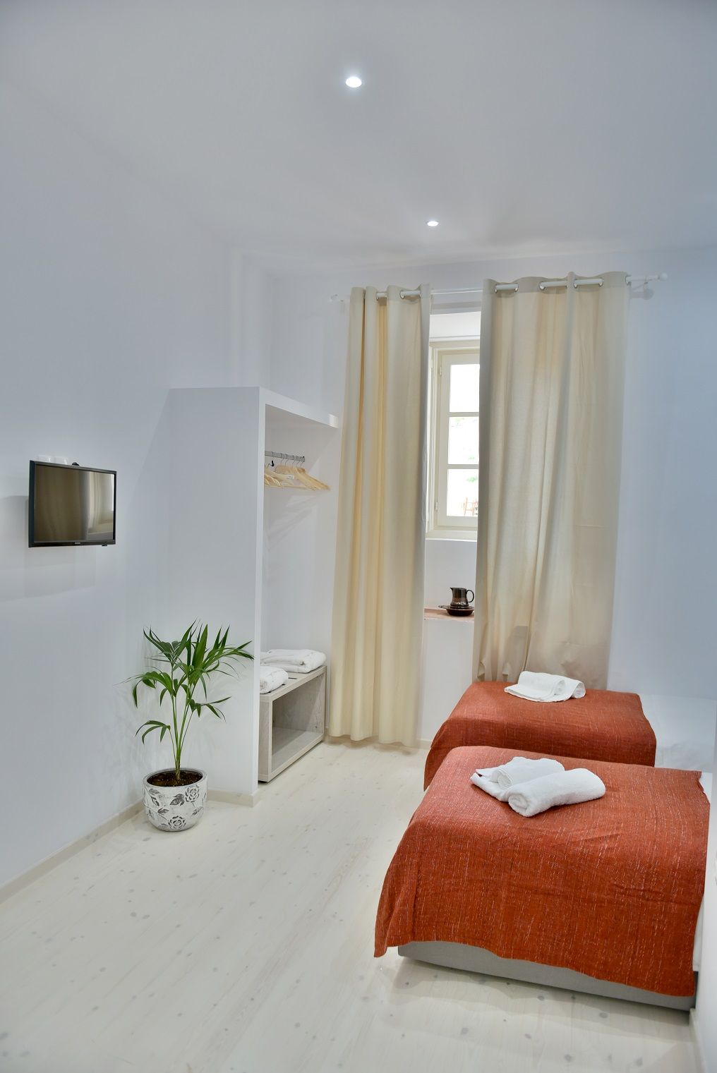 Standard Twin/Triple with Yard View