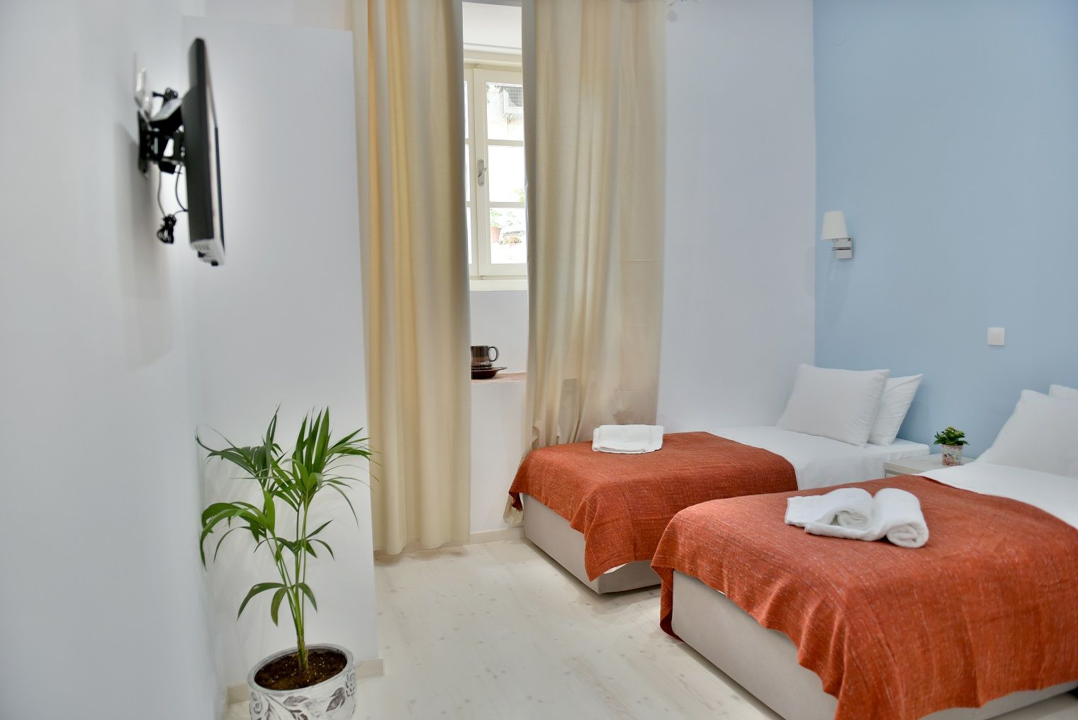 Standard Twin/Triple with Yard View