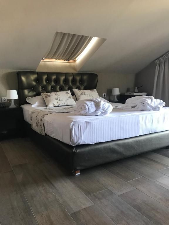 Deluxe Suite with Jacuzzi