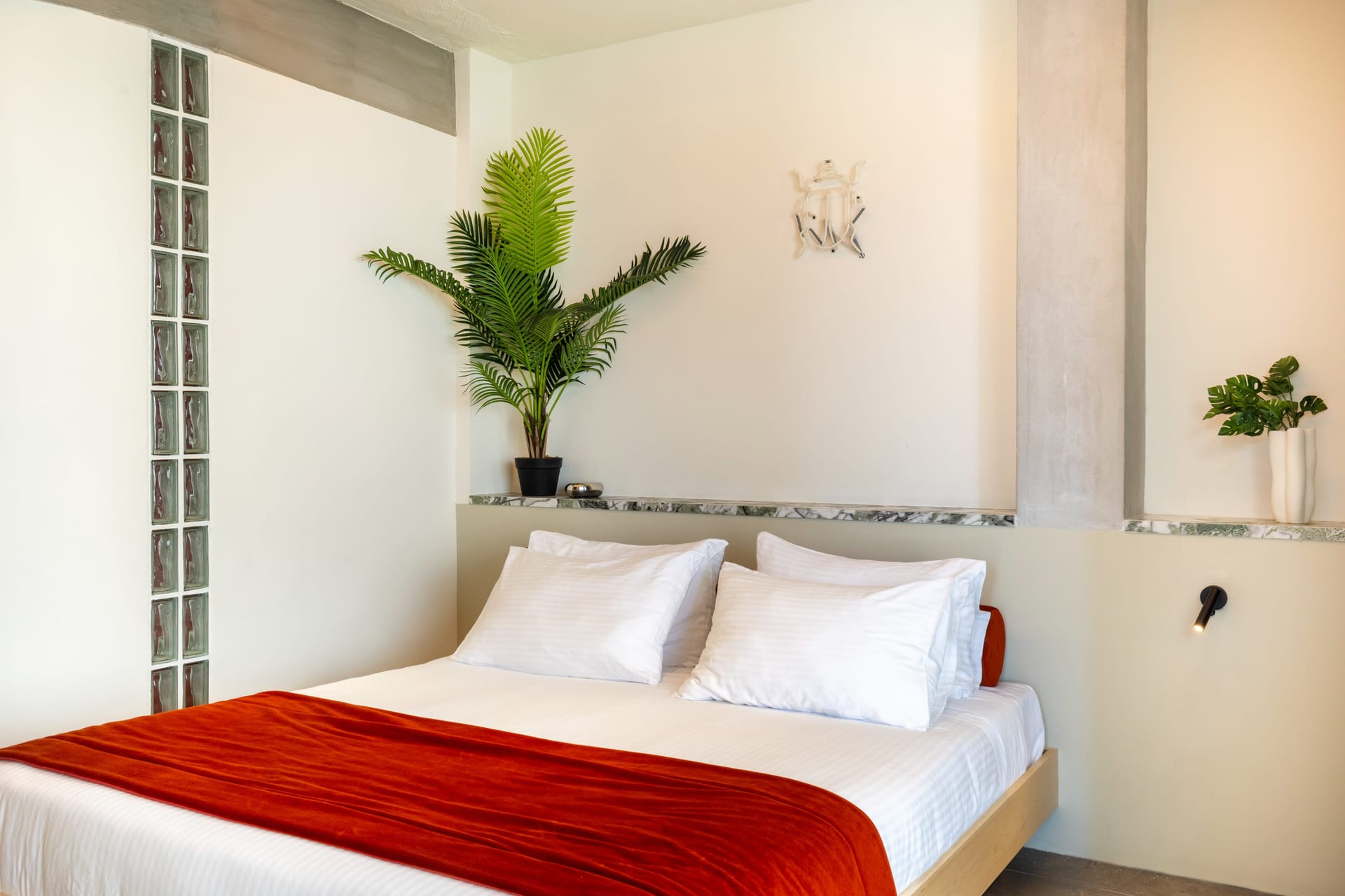 Pumbaa- Penthouse Suite with Hot tub