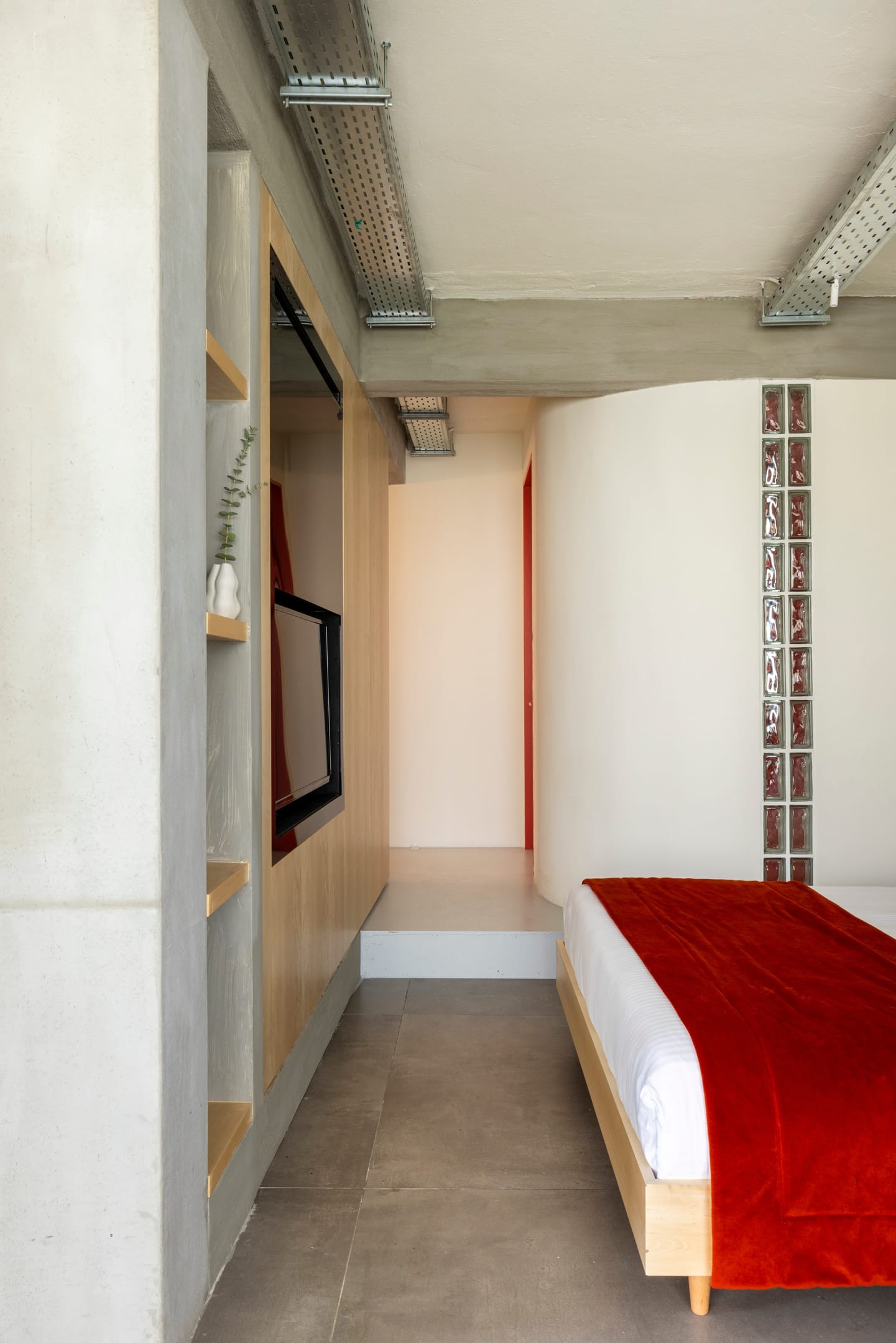 Pumbaa- Penthouse Suite with Hot tub