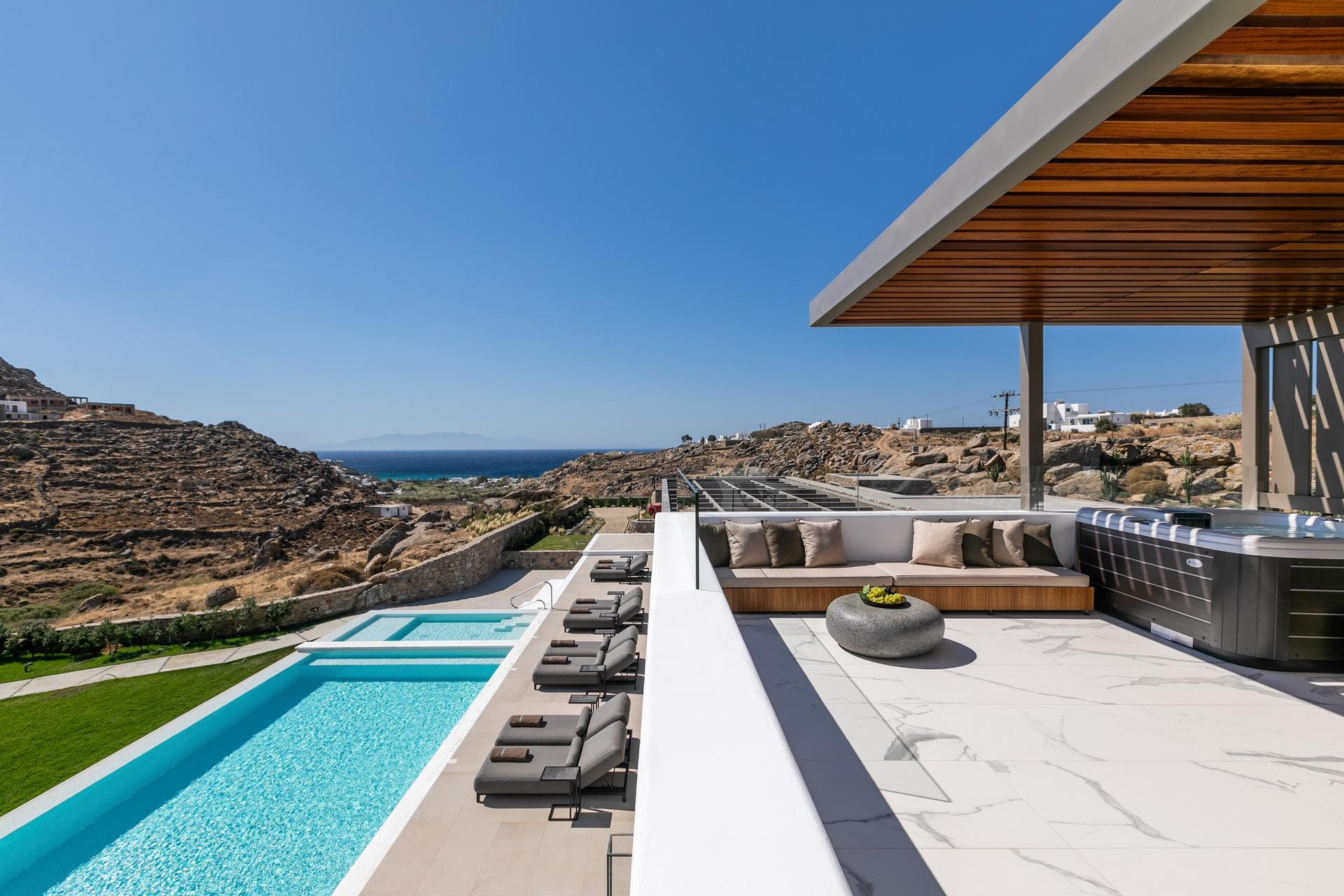 Scarlet Villa