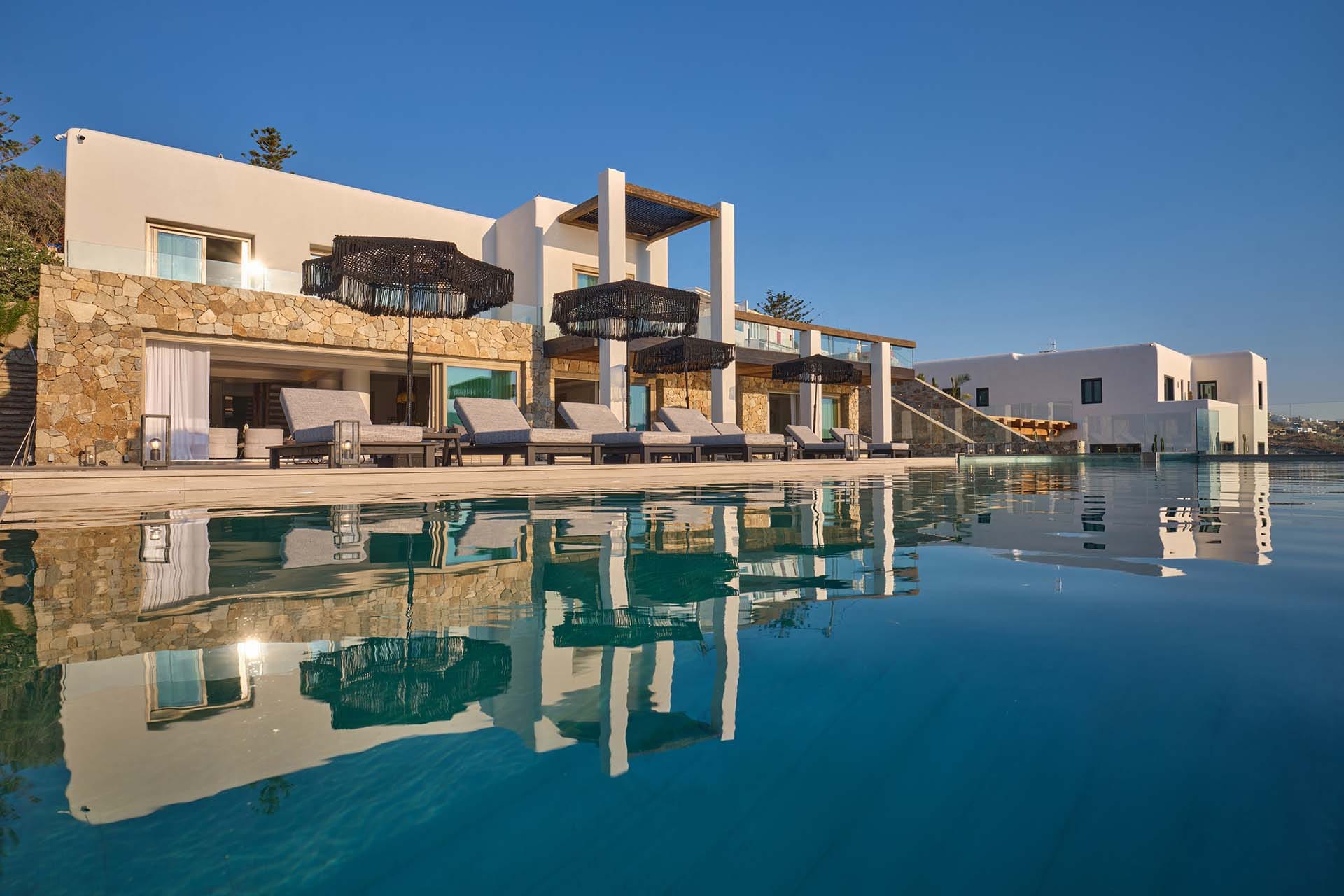 Corina Villa