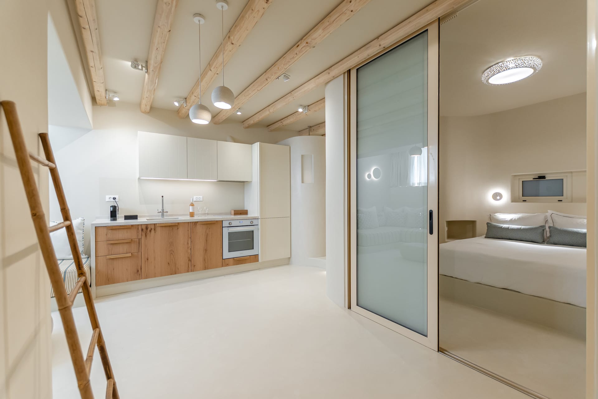 Deluxe Semi-Basement Apartment