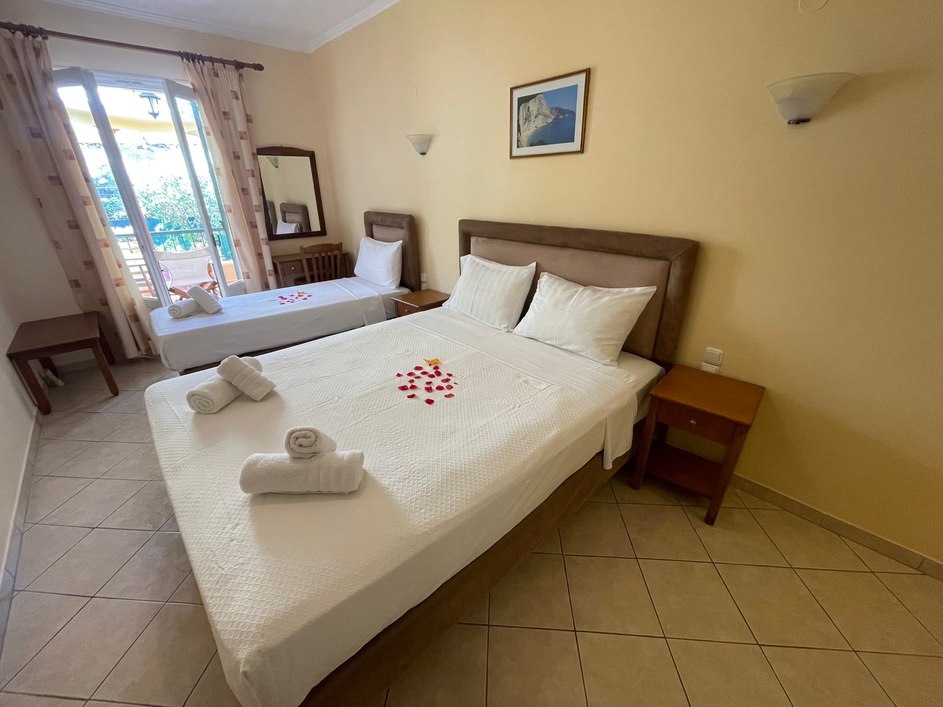 Double Room Mountain View with extra bed