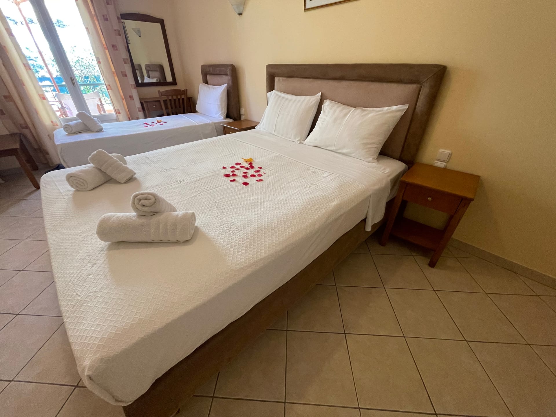 Double Room Mountain View with extra bed