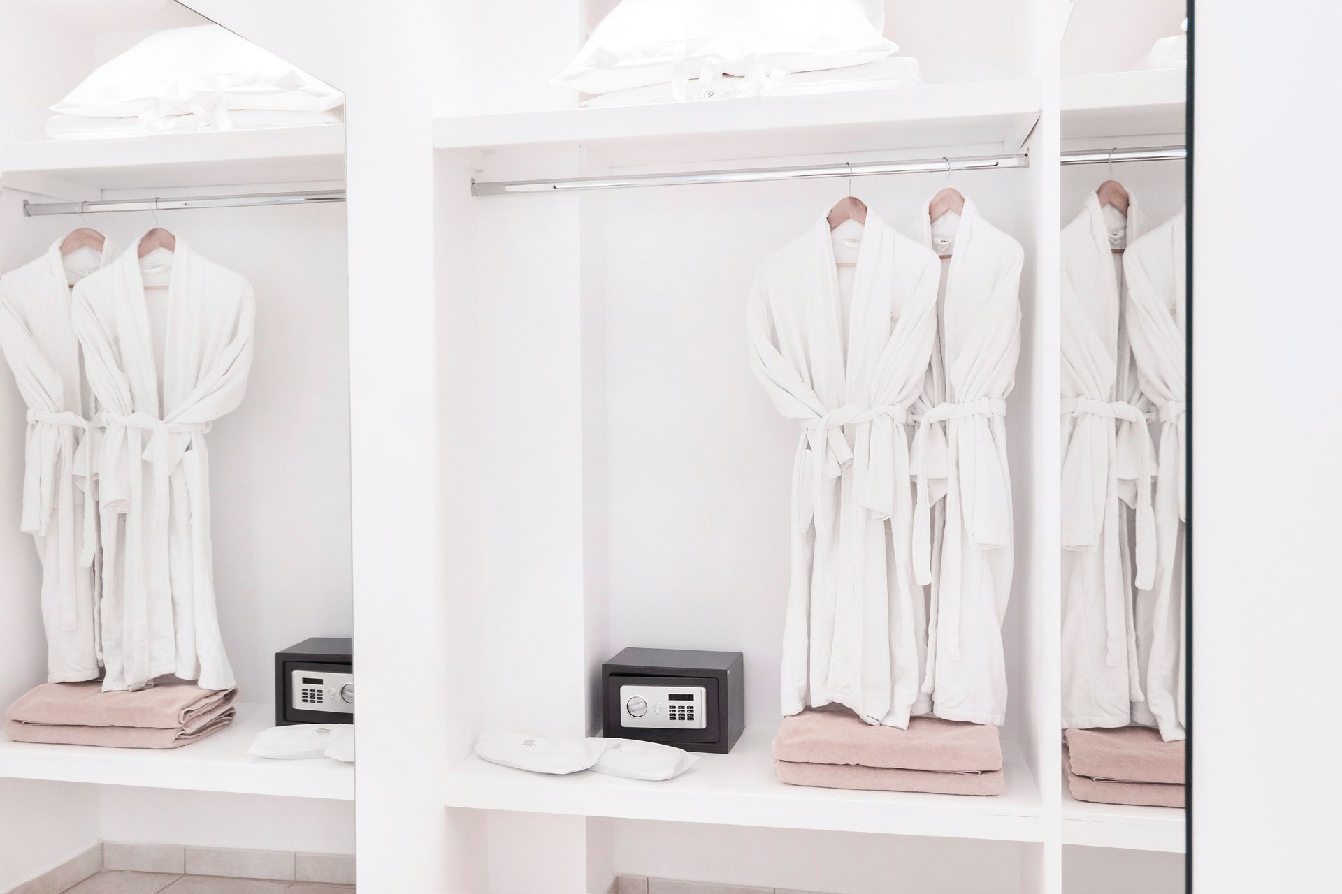 Junior Suite with Pool View 2 guests