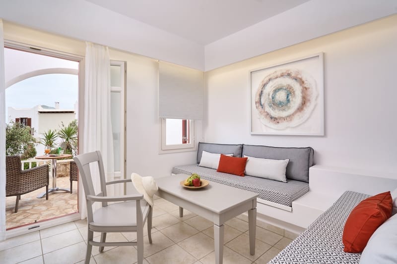 Suite Front View Garden